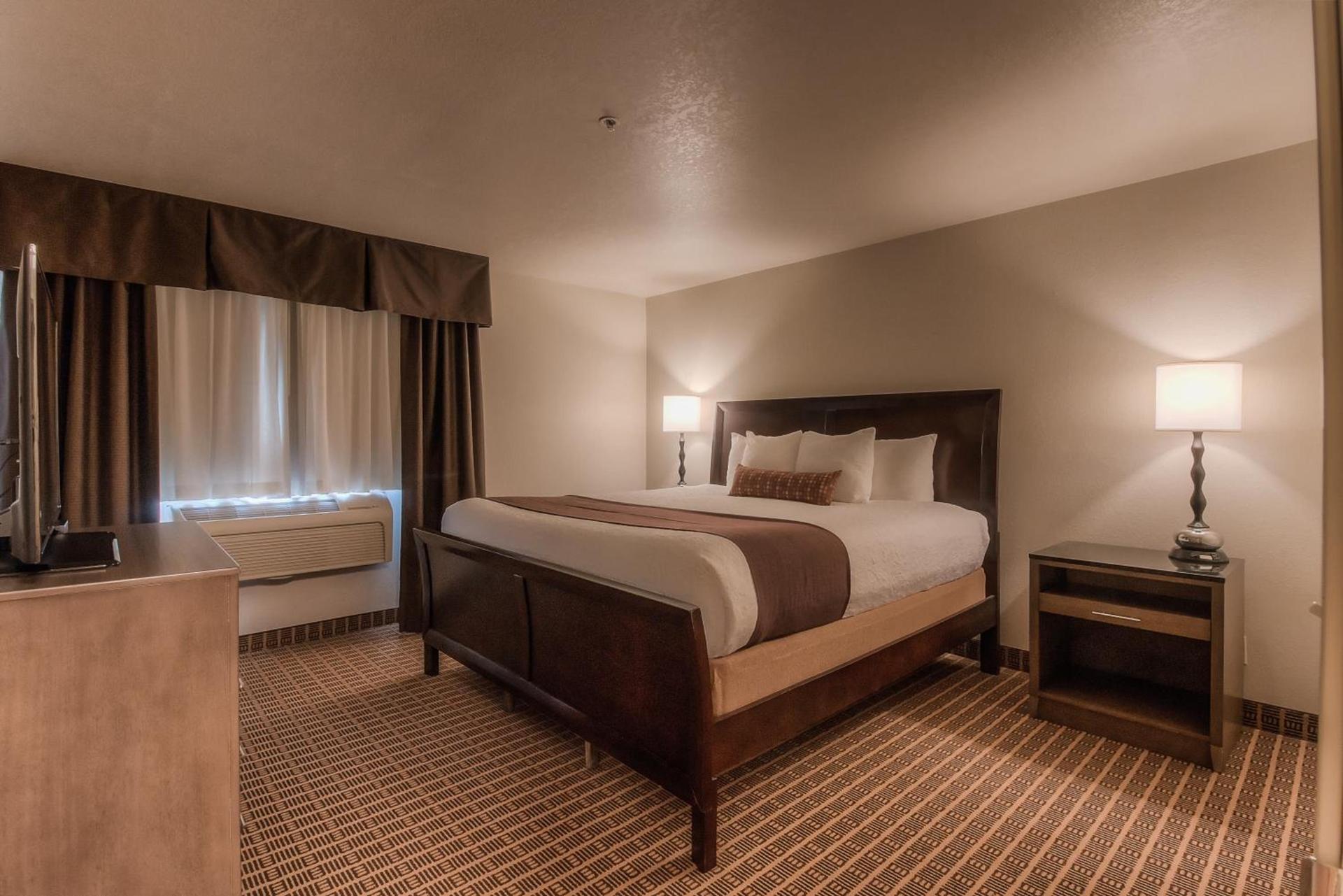 Best Western Plus Yakima Hotel photo 60