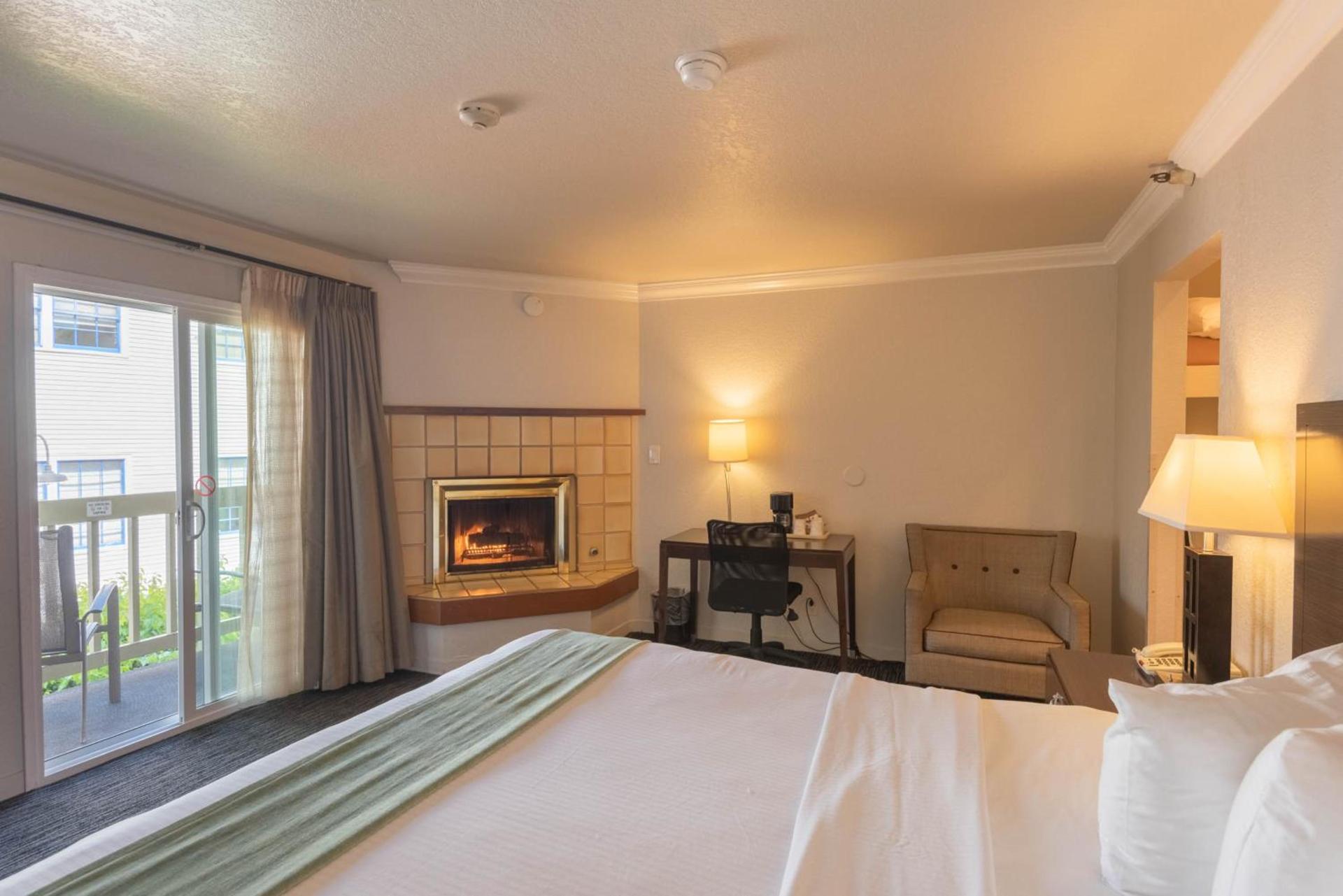 Cannery Row Inn photo 19