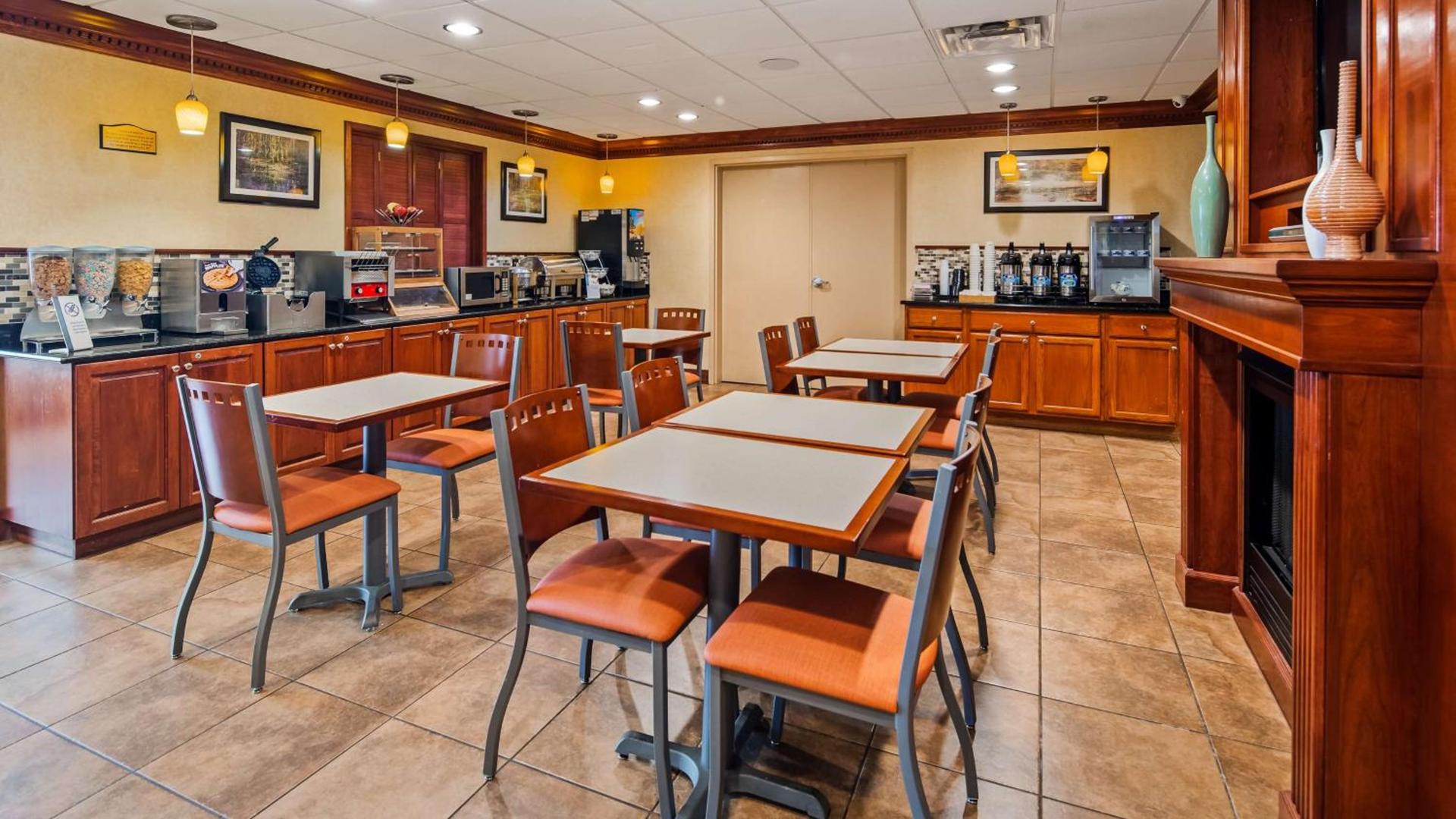 Best Western Plus Strawberry Inn & Suites photo 18