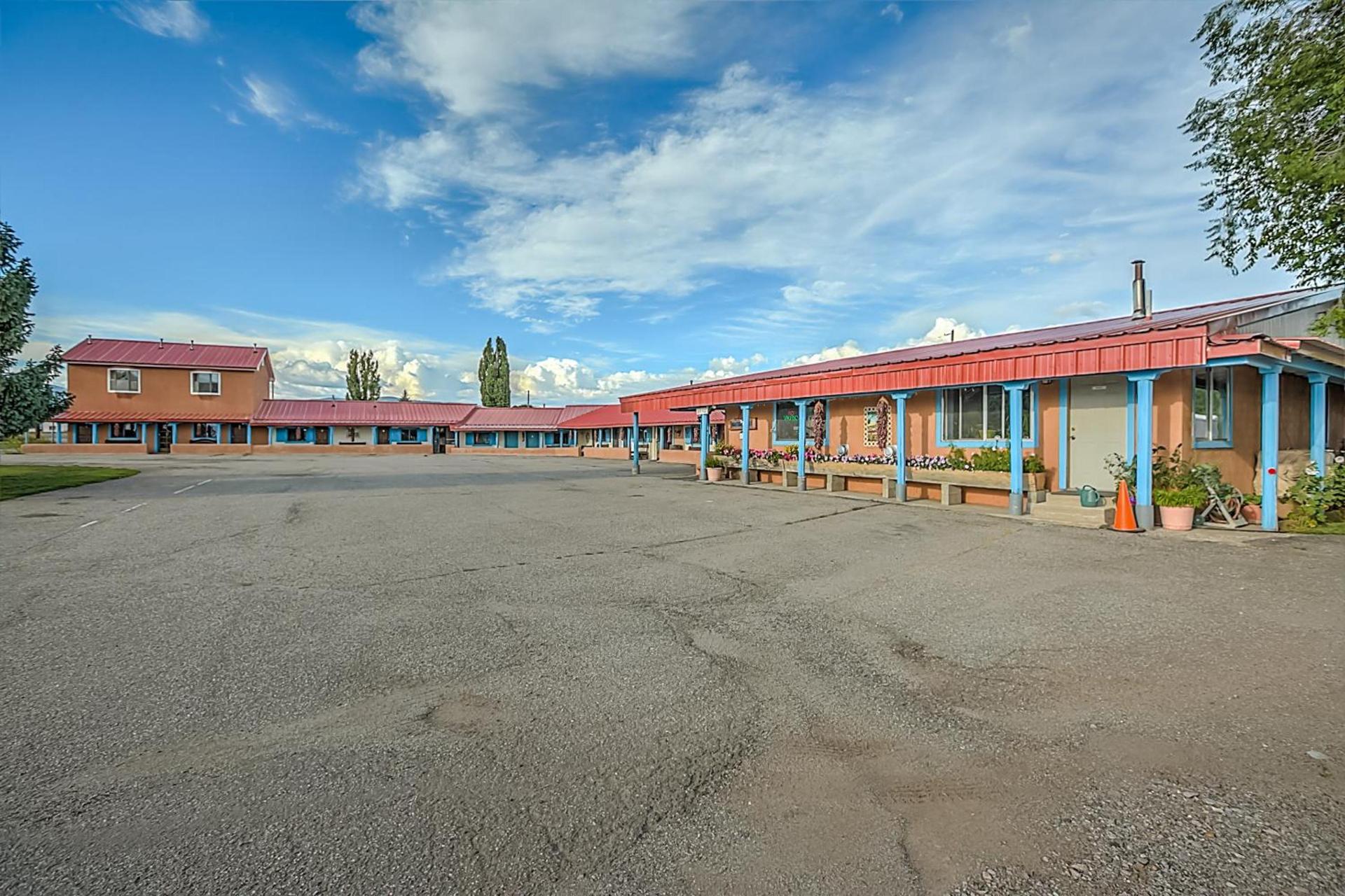Chama Trails Motel photo 55