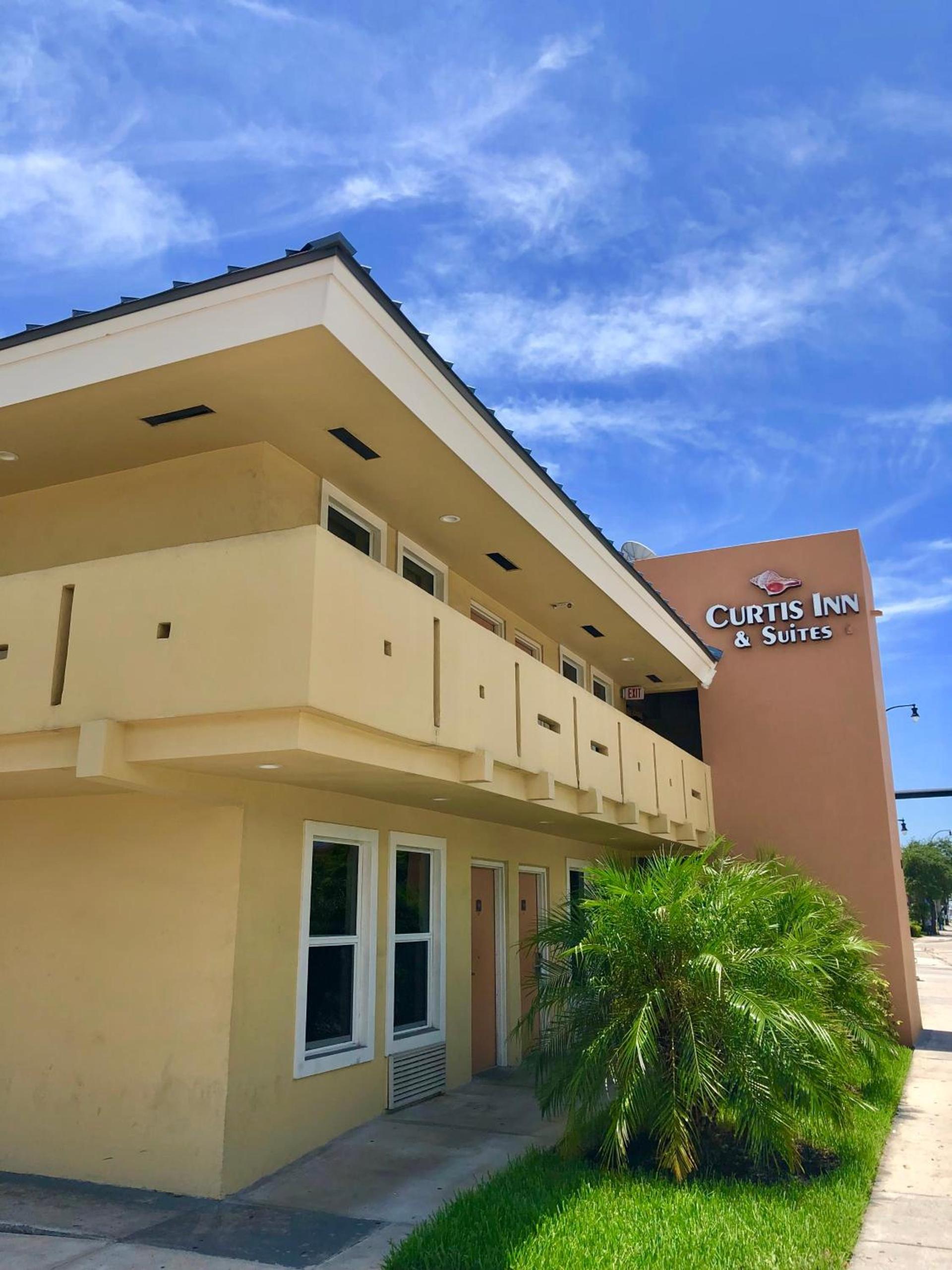 Curtis Inn & Suites photo 35