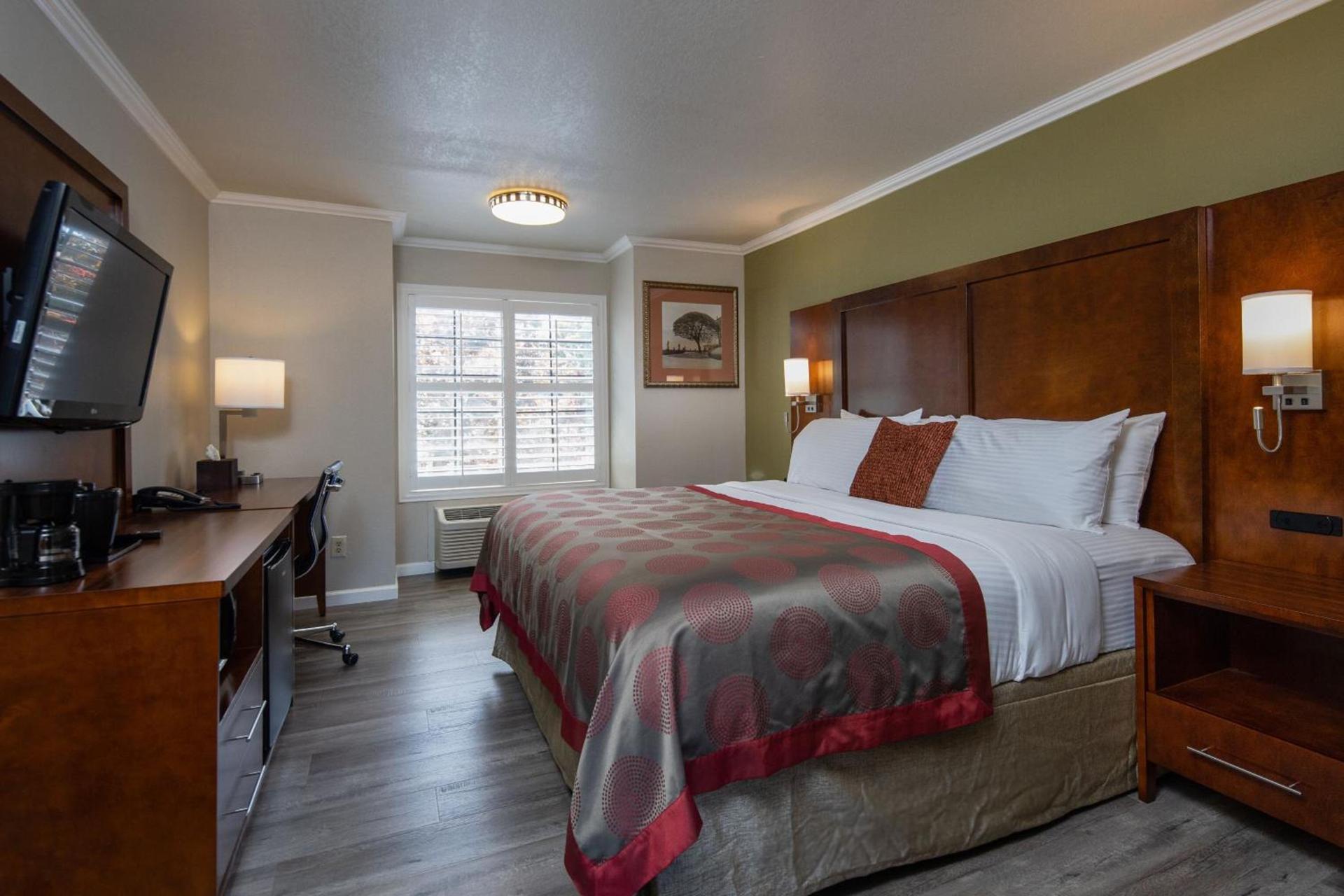 Ramada by Wyndham Mountain View photo 17