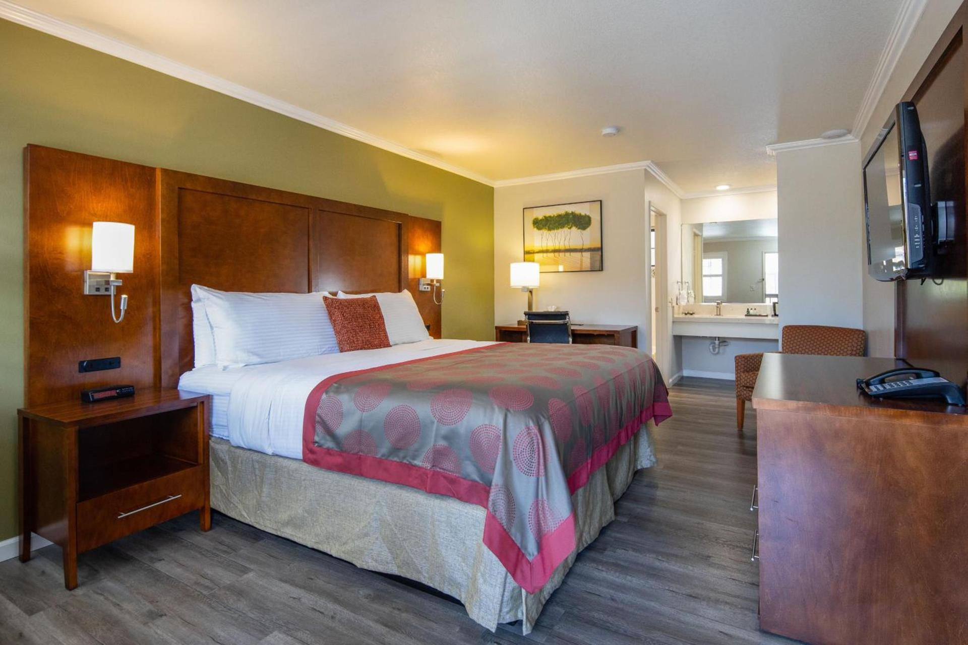 Ramada by Wyndham Mountain View photo 18