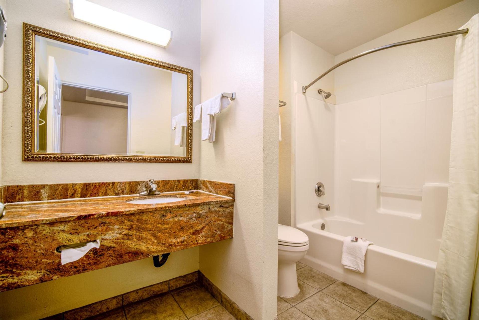Regency Inn & Suites Downey photo 10