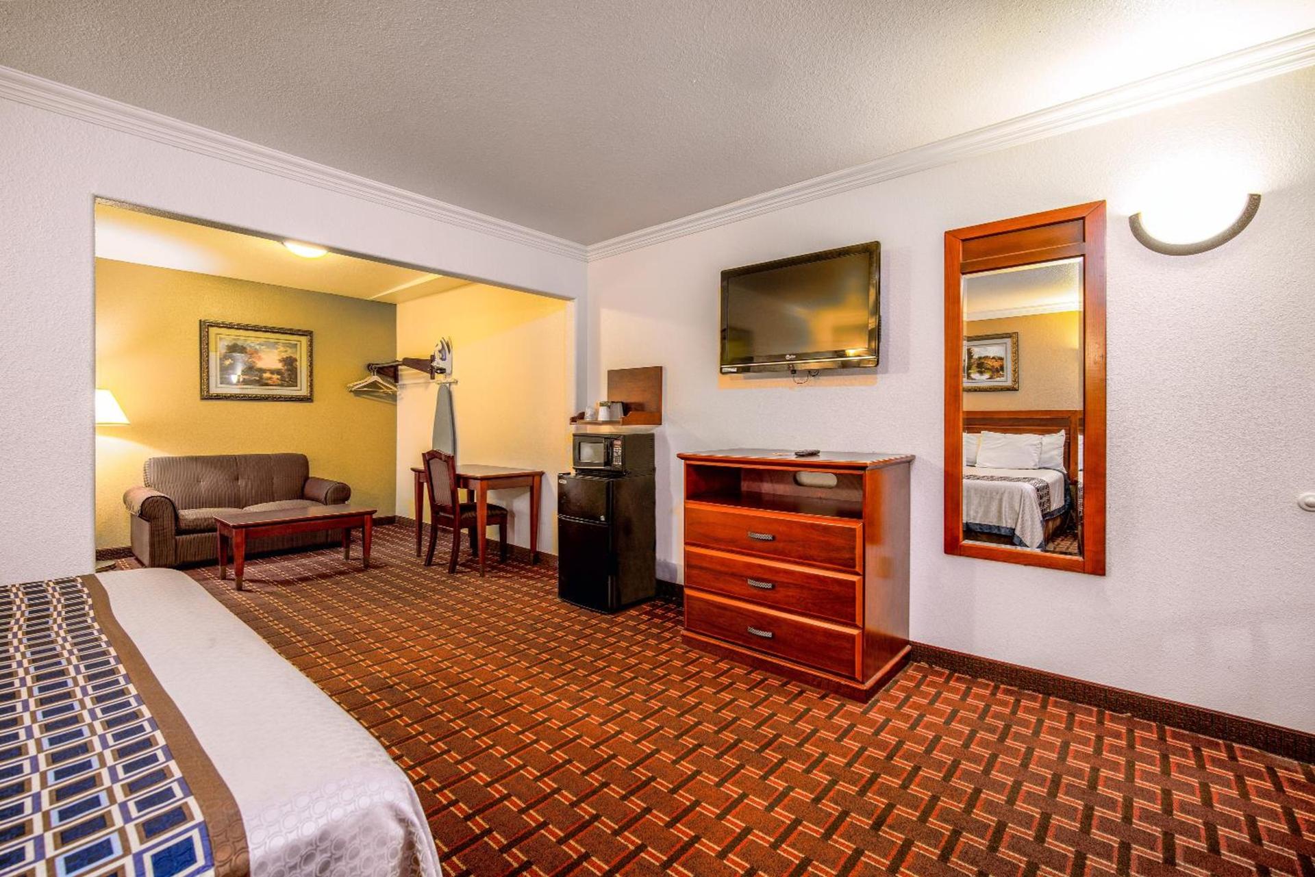 Regency Inn & Suites Downey photo 17