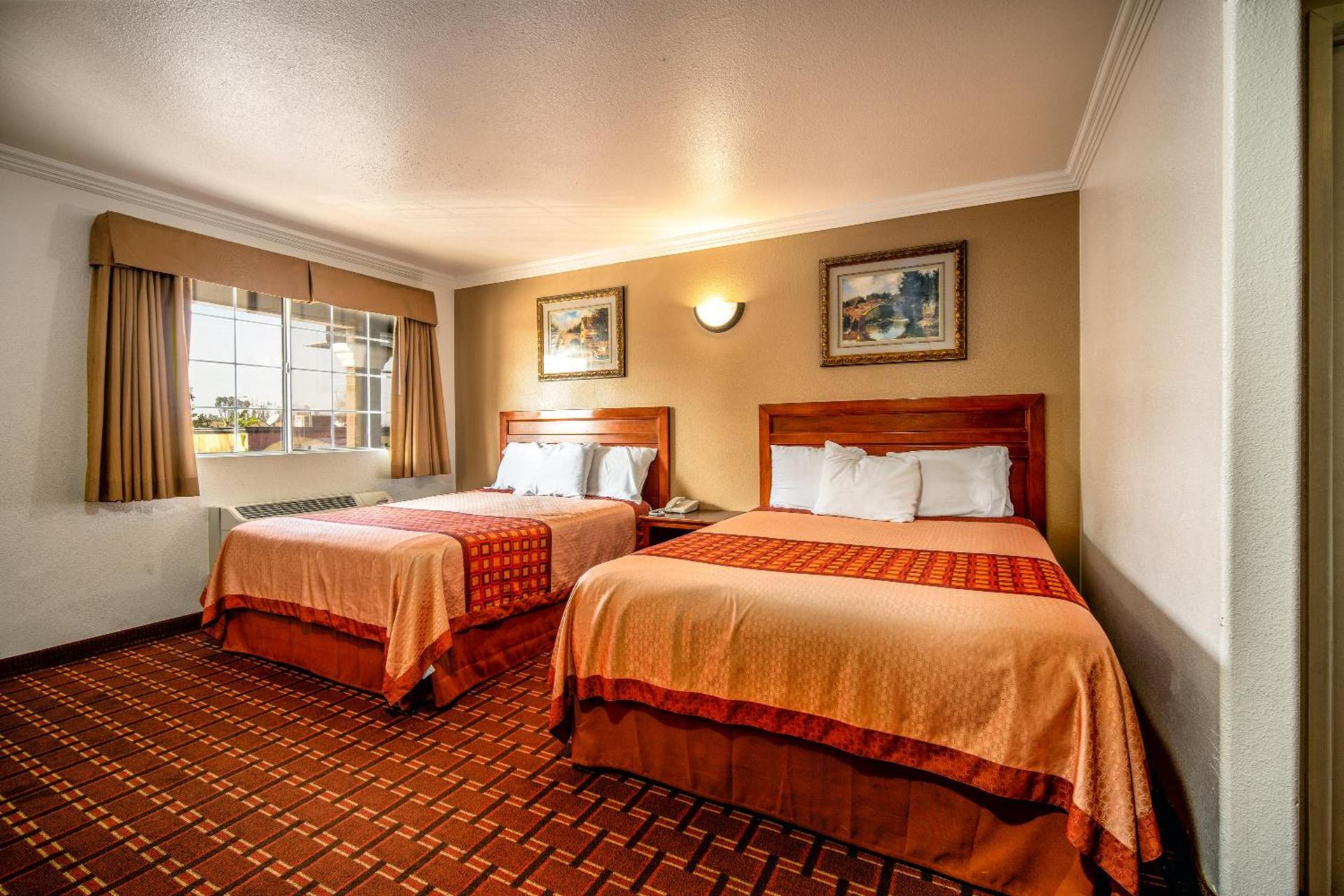 Regency Inn & Suites Downey photo 4