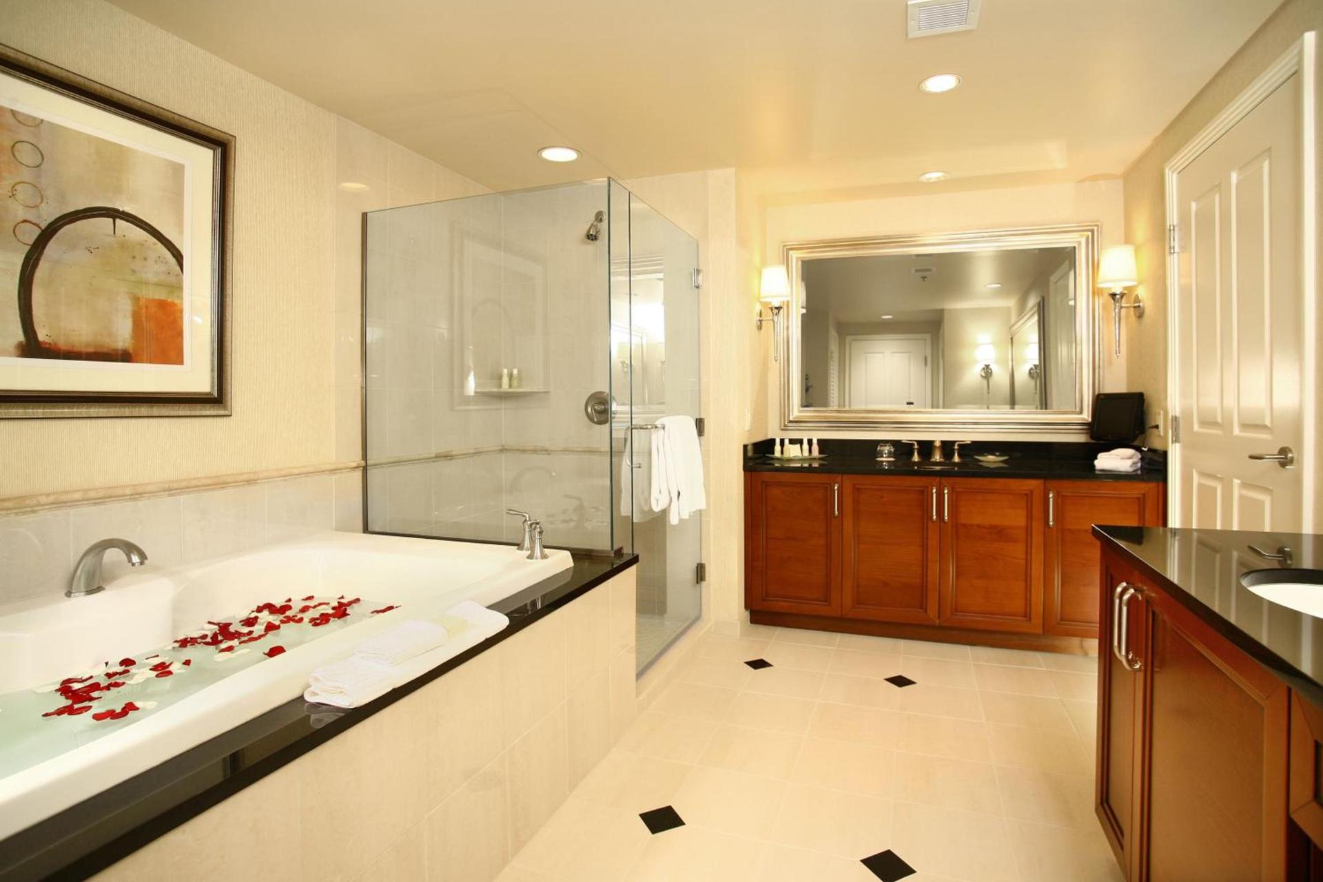 Luxury Suites International at The Signature photo 37