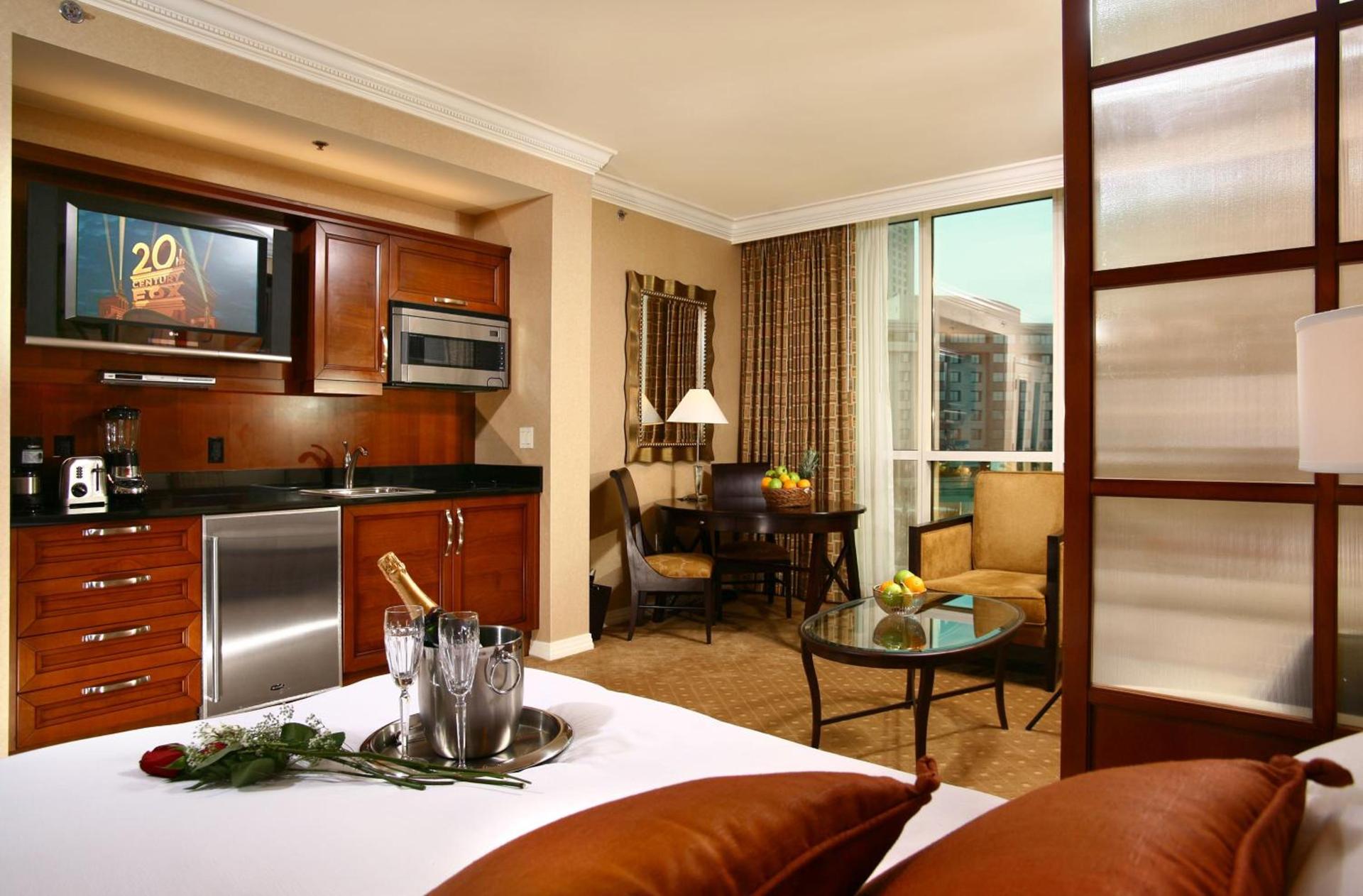Luxury Suites International at The Signature photo 33