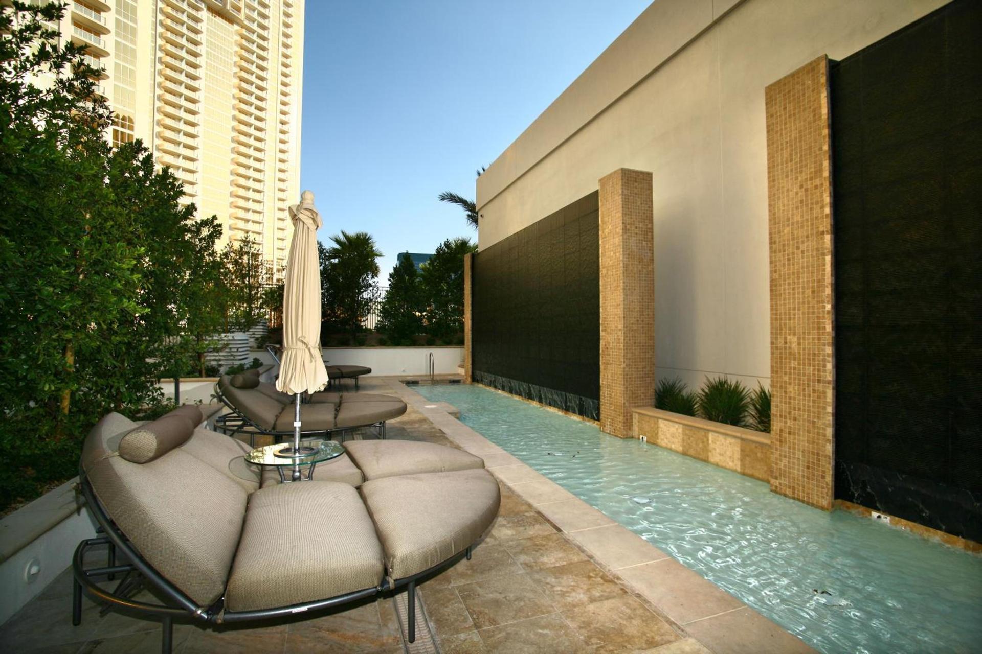 Luxury Suites International at The Signature photo 38
