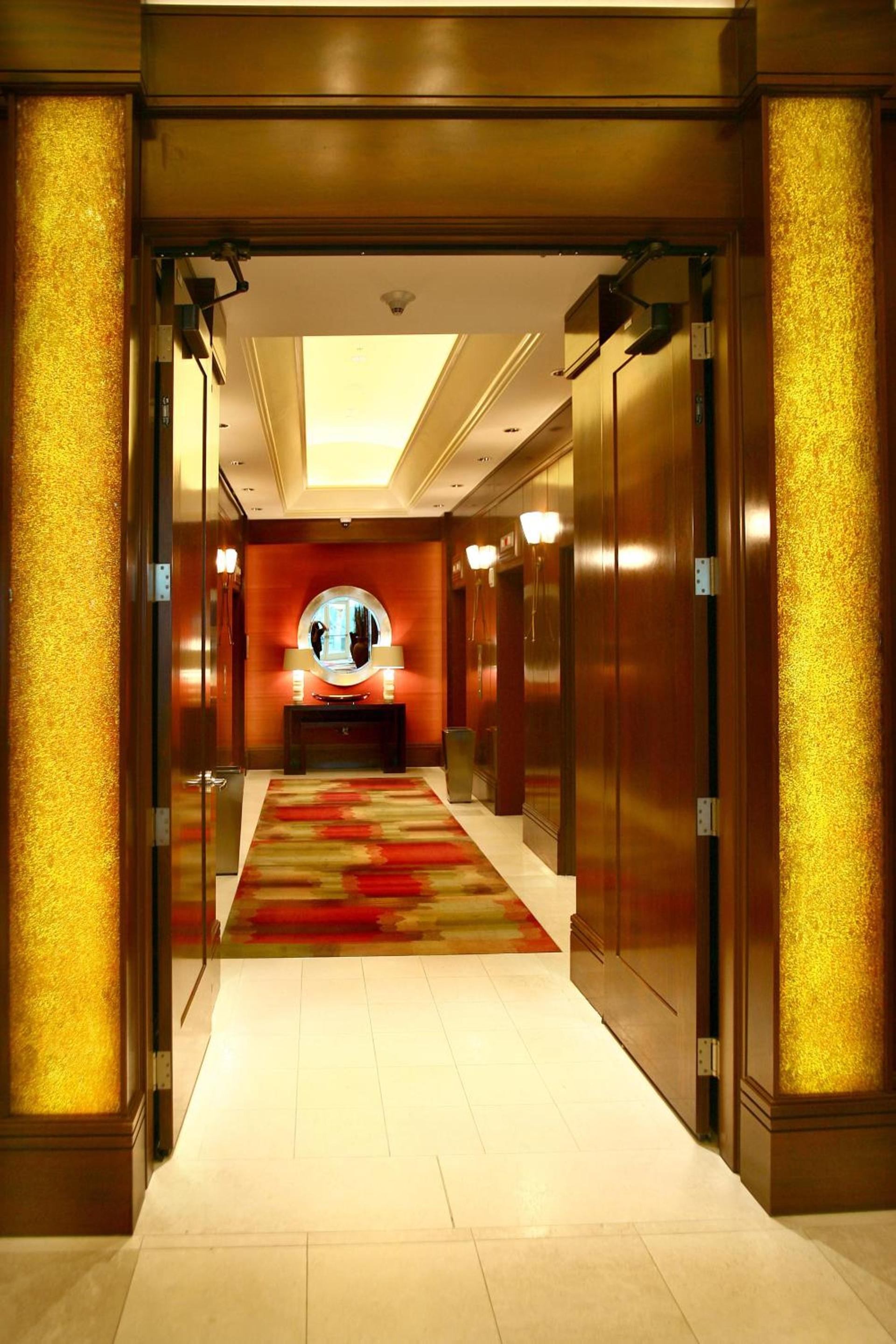 Luxury Suites International at The Signature photo 43