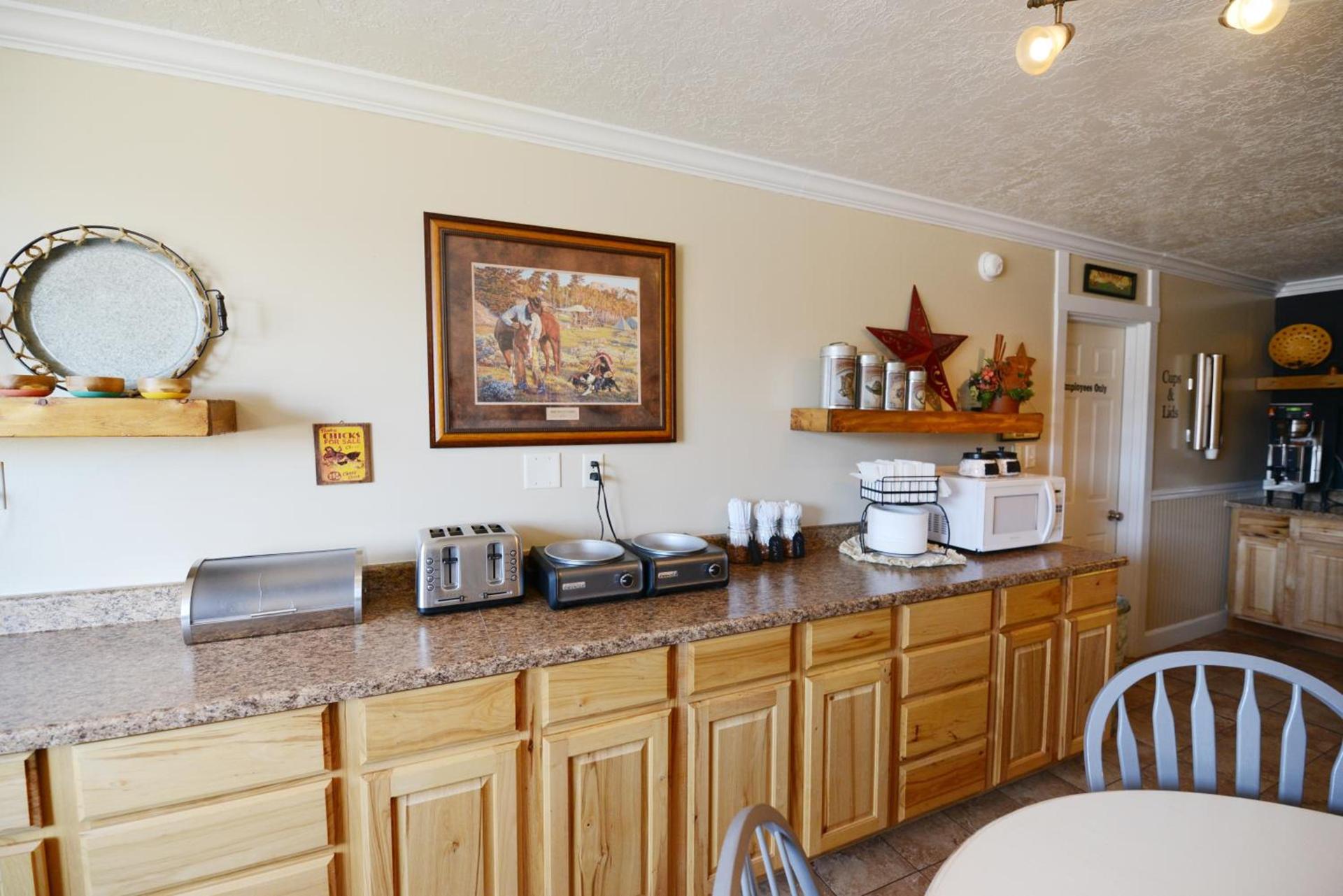 Western Inn - Tremonton, Utah photo 22