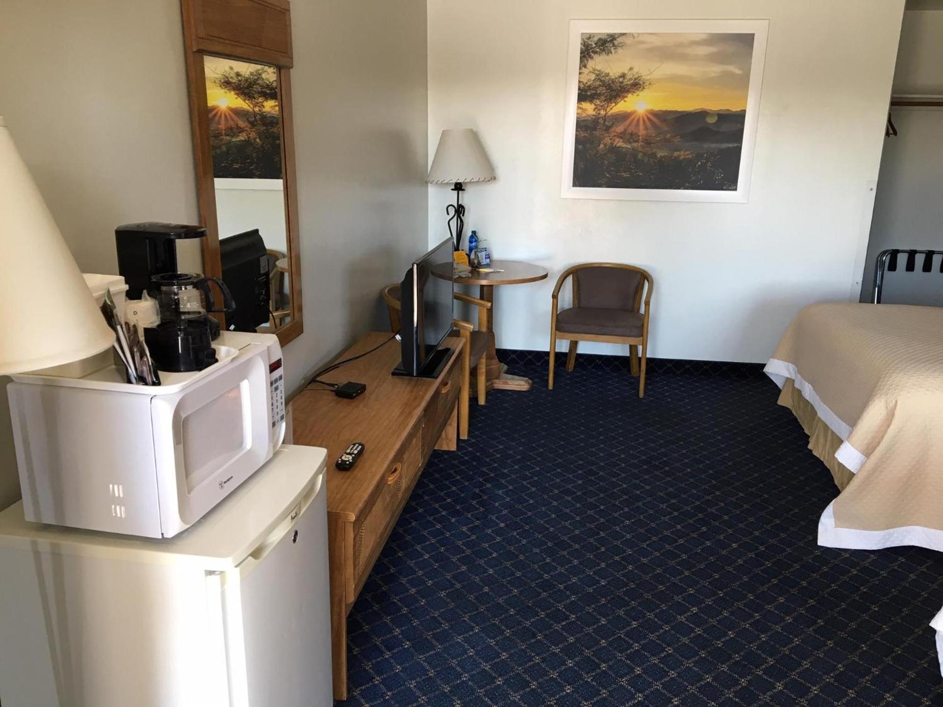 Days Inn by Wyndham Worland photo 36