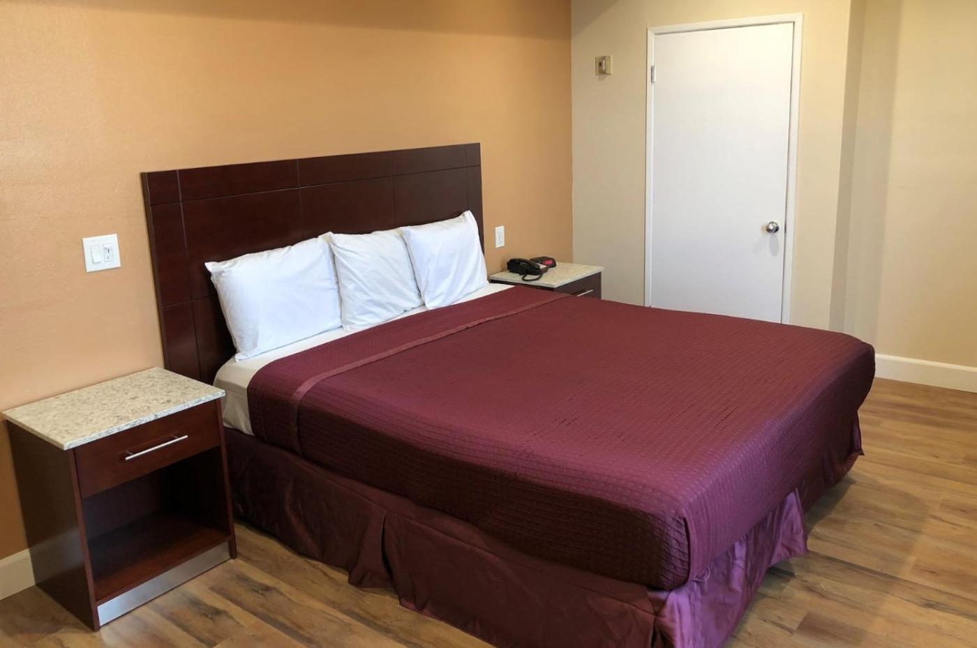 Travelodge by Wyndham Harbor City photo 18