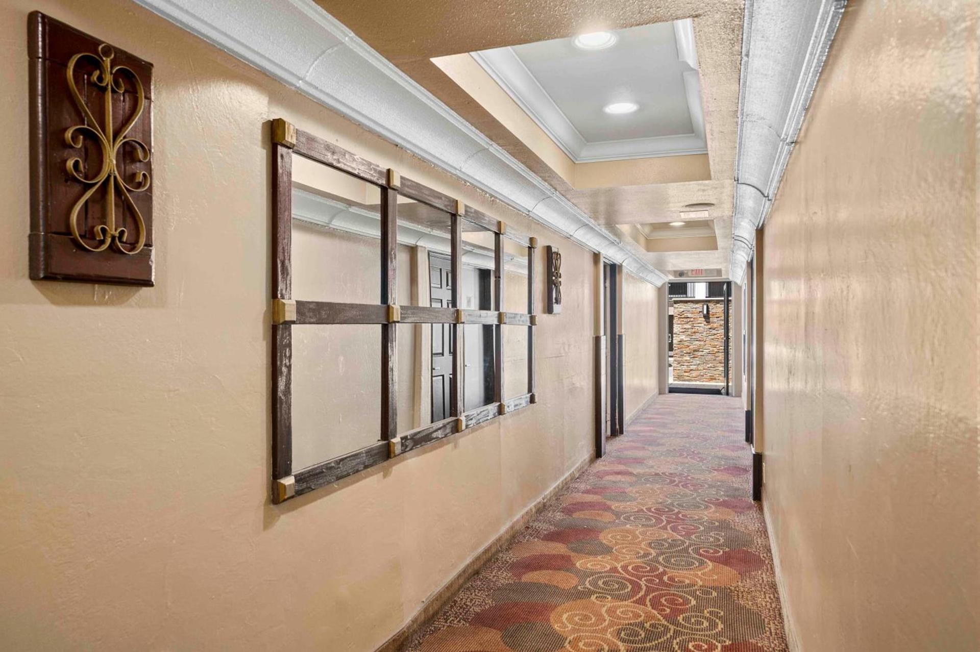 Lemon Tree Hotel and Suites photo 39