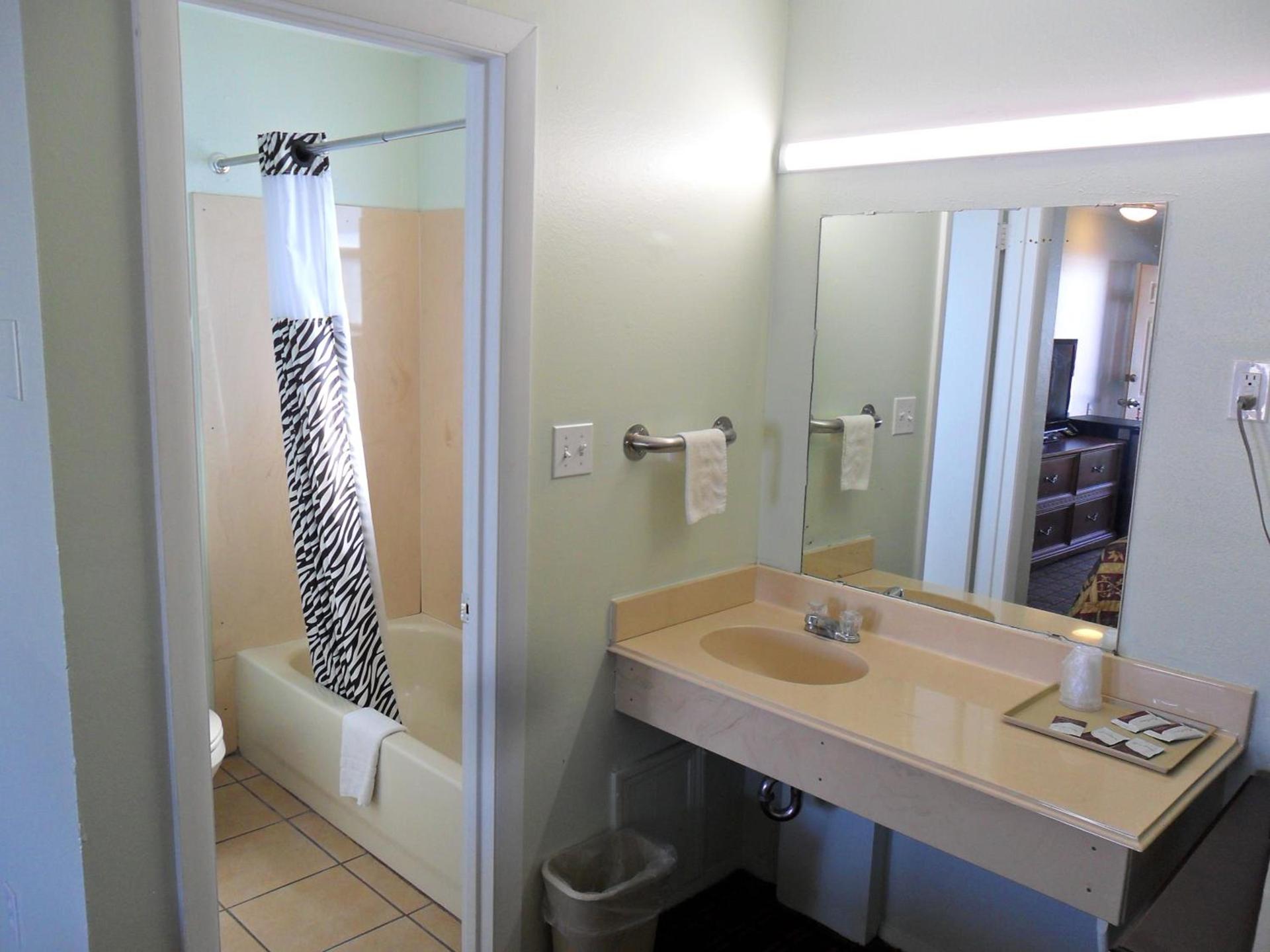 A-OK Motel photo 12