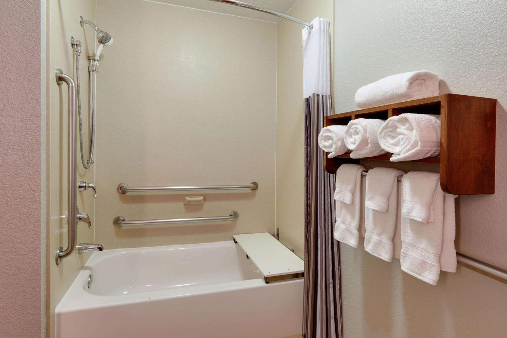 La Quinta by Wyndham Dallas Love Field photo 29