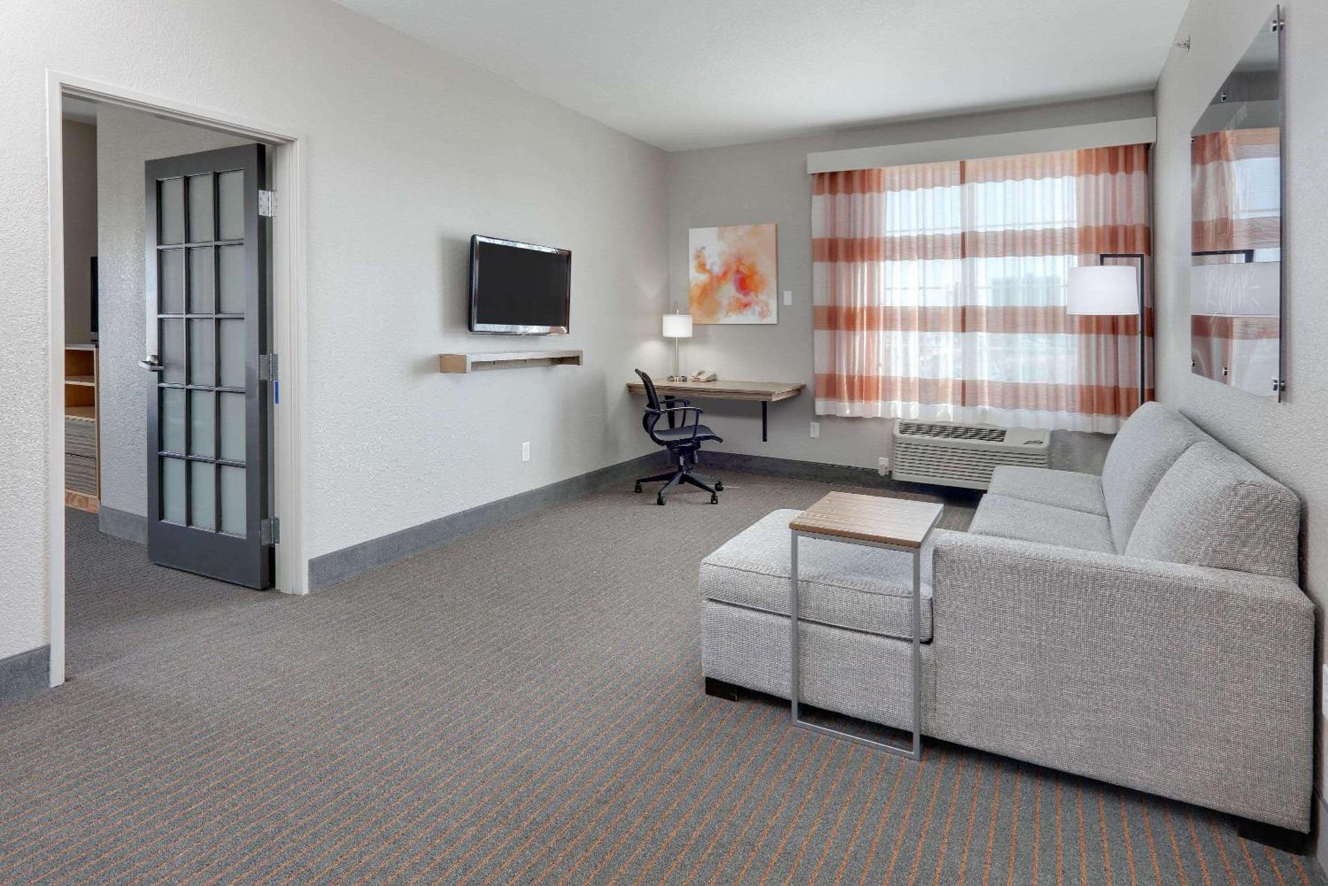 La Quinta by Wyndham Dallas Love Field photo 13