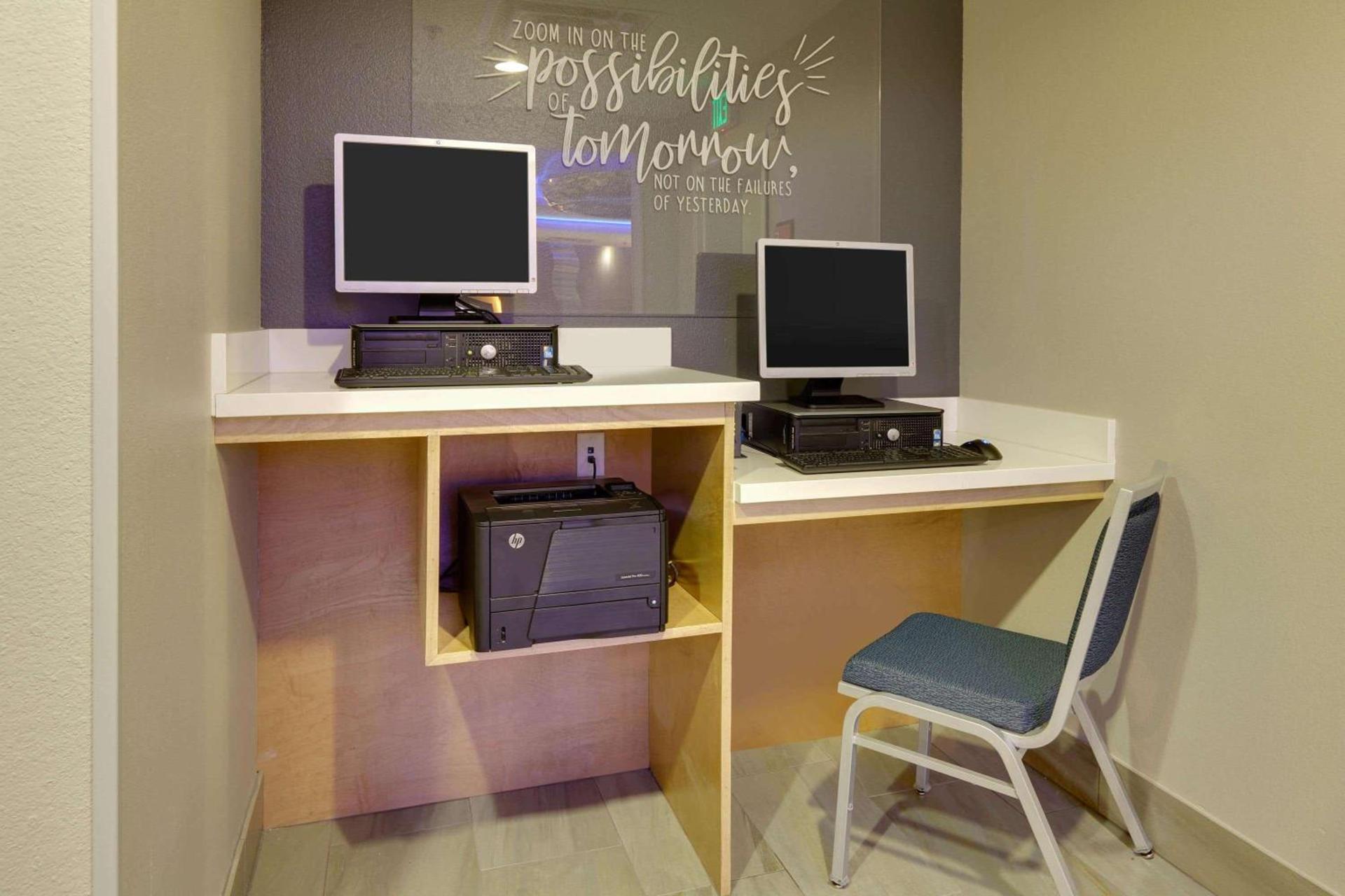 La Quinta by Wyndham Dallas Love Field photo 11