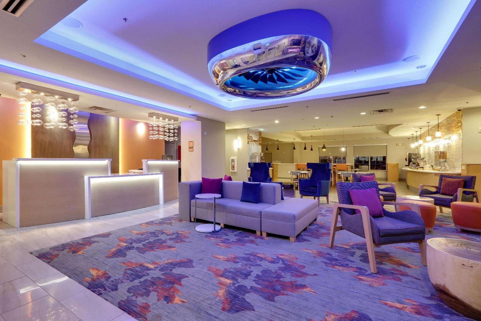 La Quinta by Wyndham Dallas Love Field photo 8