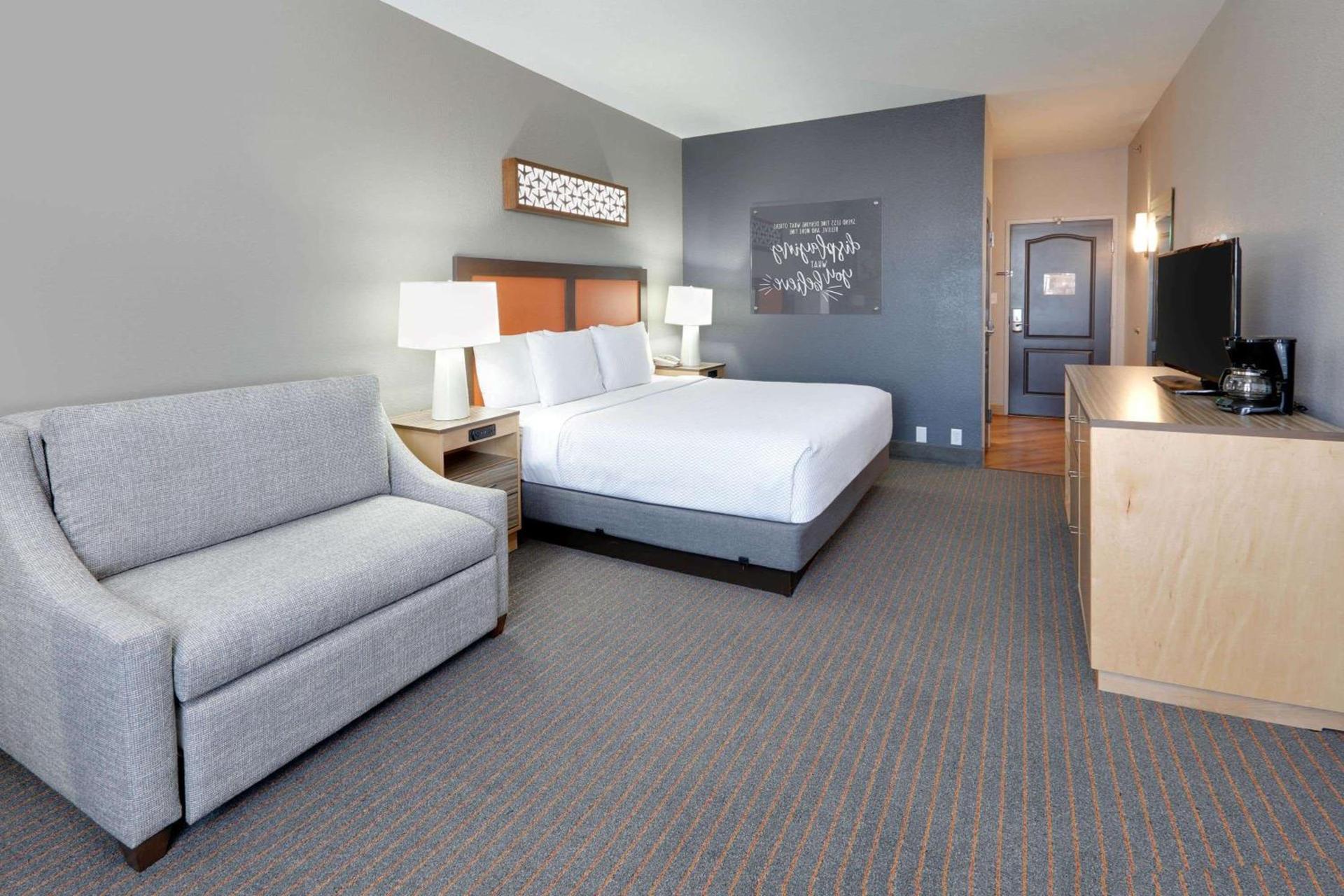 La Quinta by Wyndham Dallas Love Field photo 32