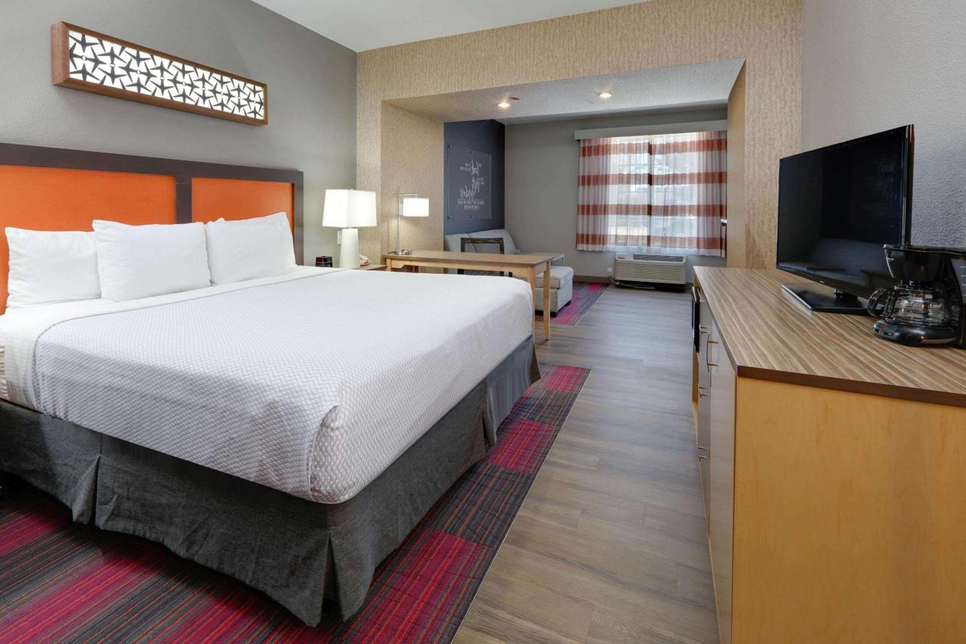 La Quinta by Wyndham Dallas Love Field photo 5