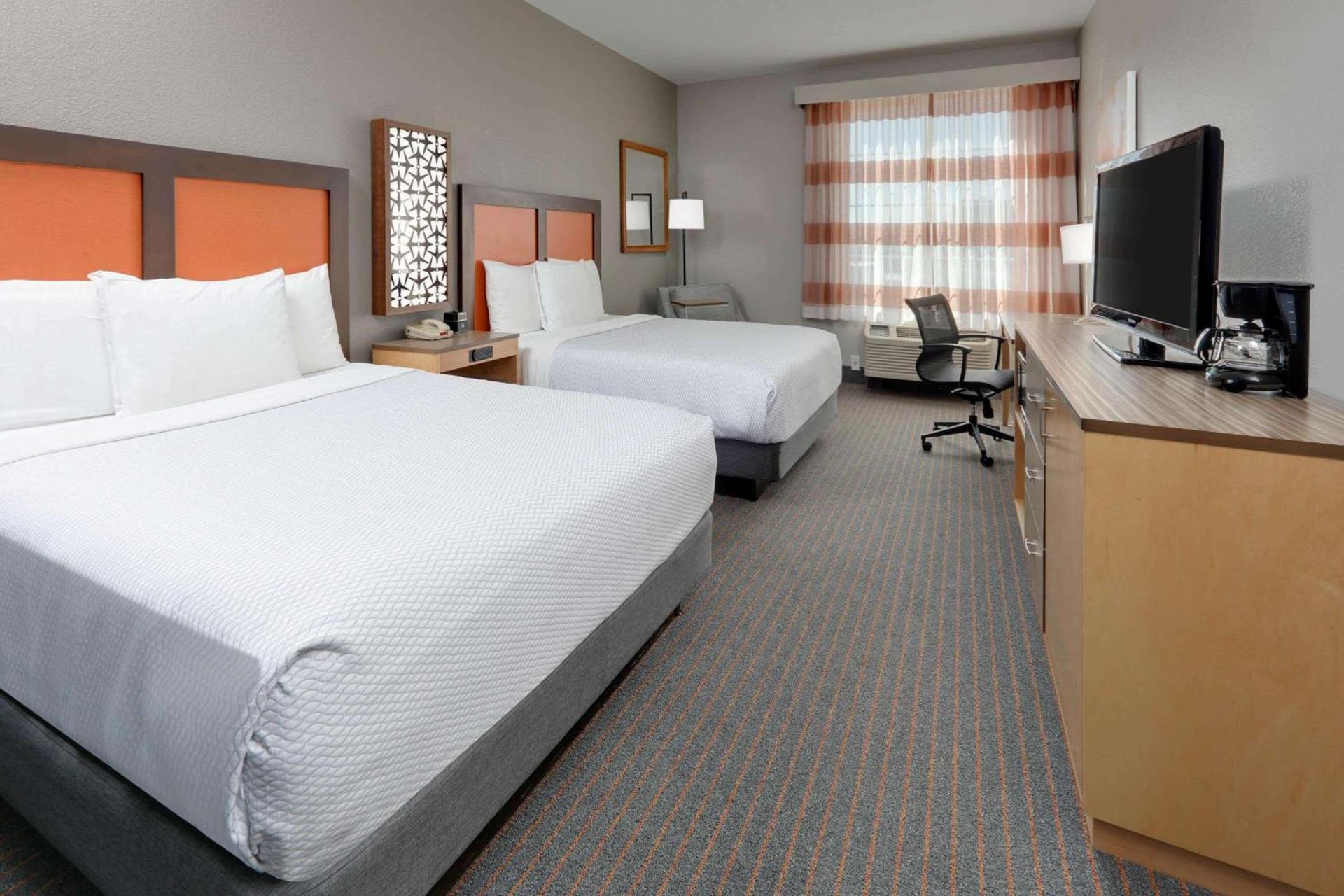 La Quinta by Wyndham Dallas Love Field photo 6