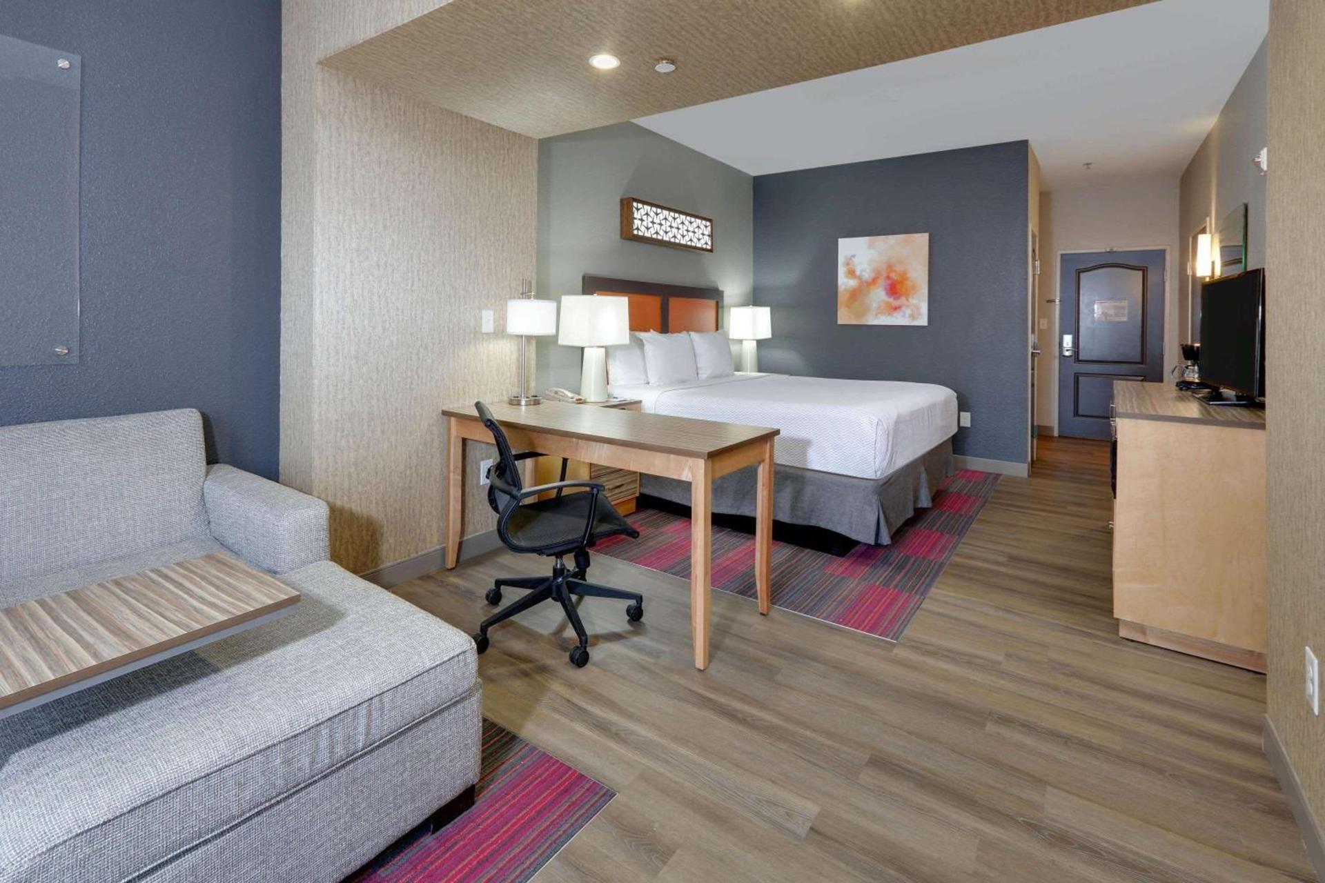 La Quinta by Wyndham Dallas Love Field photo 4