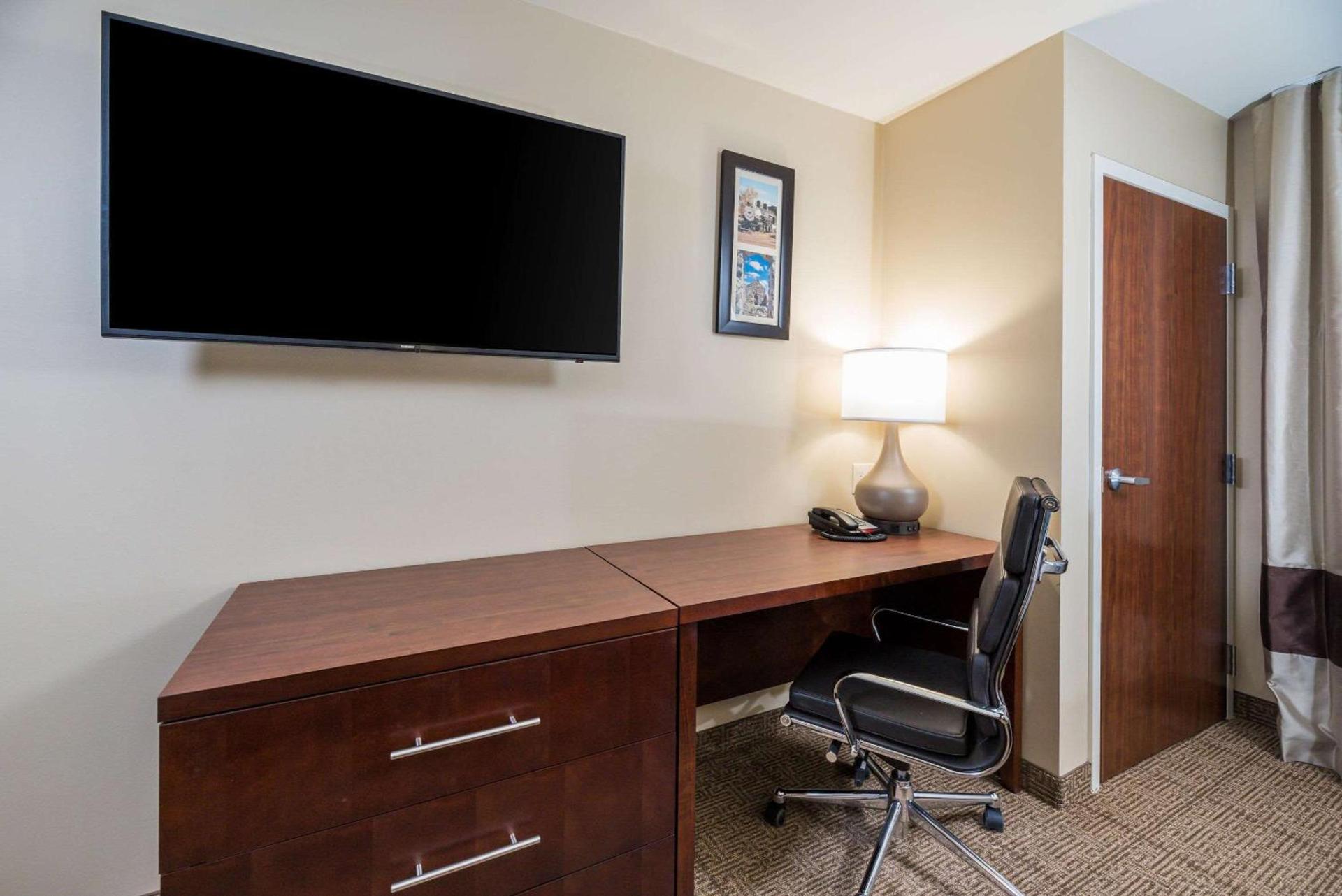 Comfort Inn Tonopah photo 19