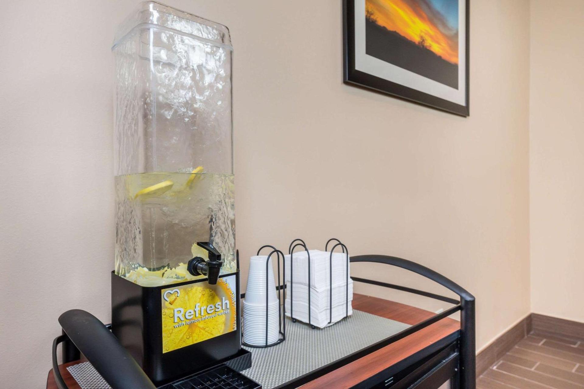 Comfort Inn Tonopah photo 7