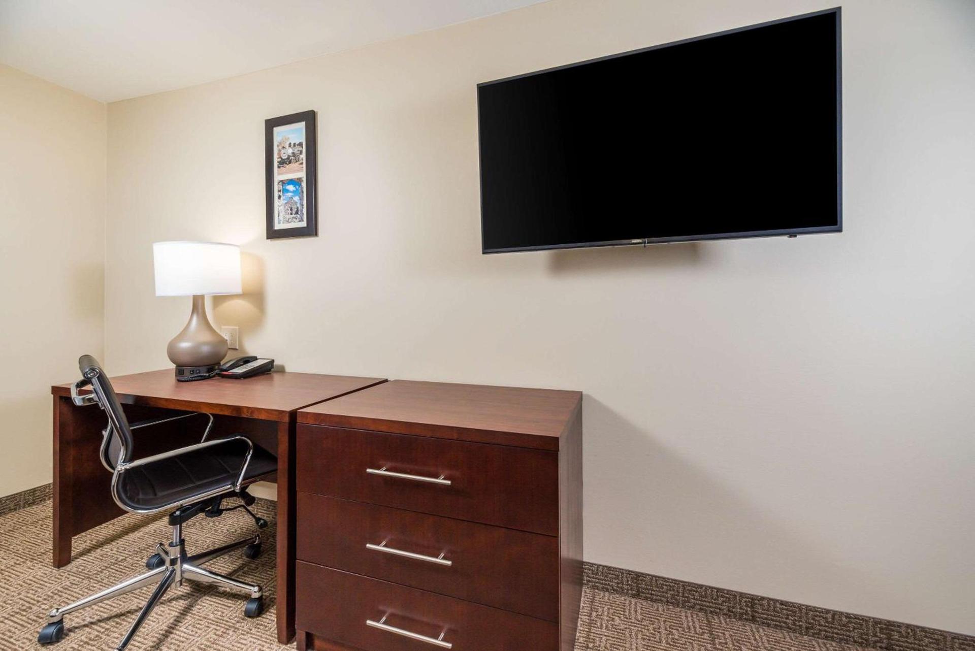 Comfort Inn Tonopah photo 18