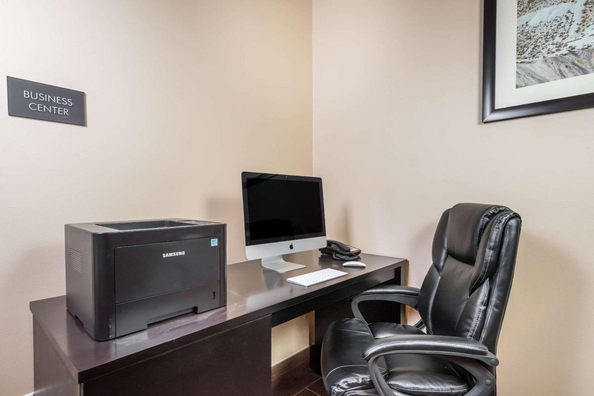 Comfort Inn Tonopah photo 9