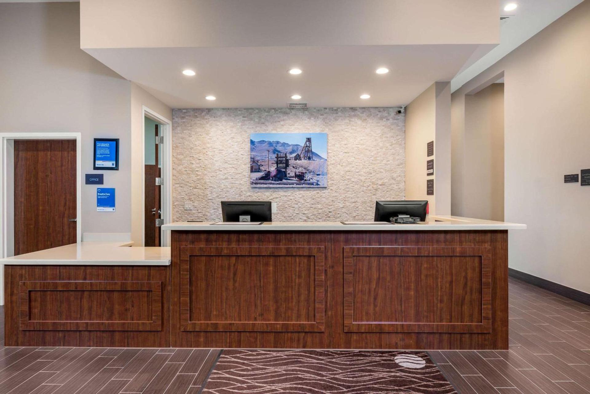 Comfort Inn Tonopah photo 25