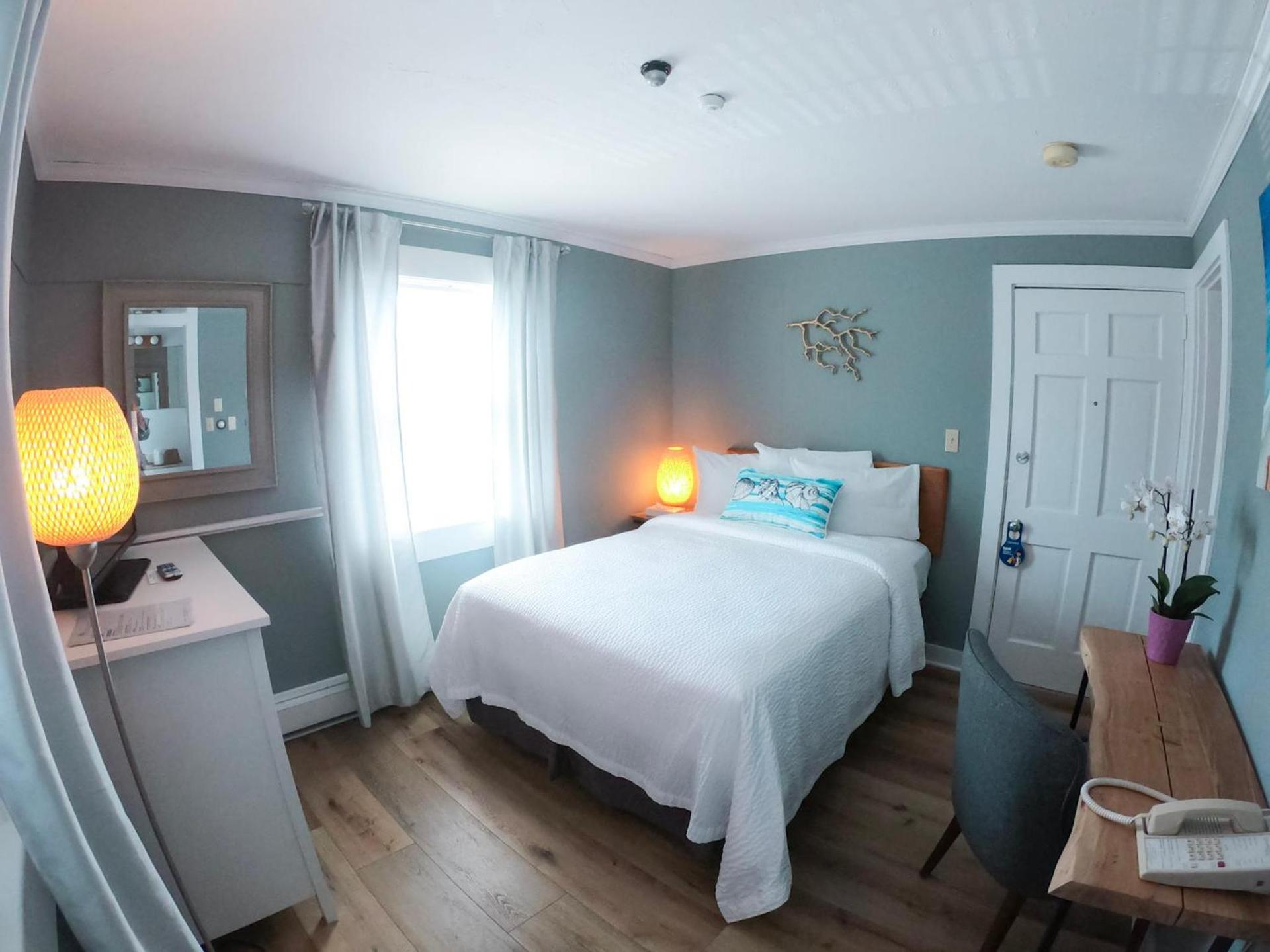 Hyannis Inn photo 76