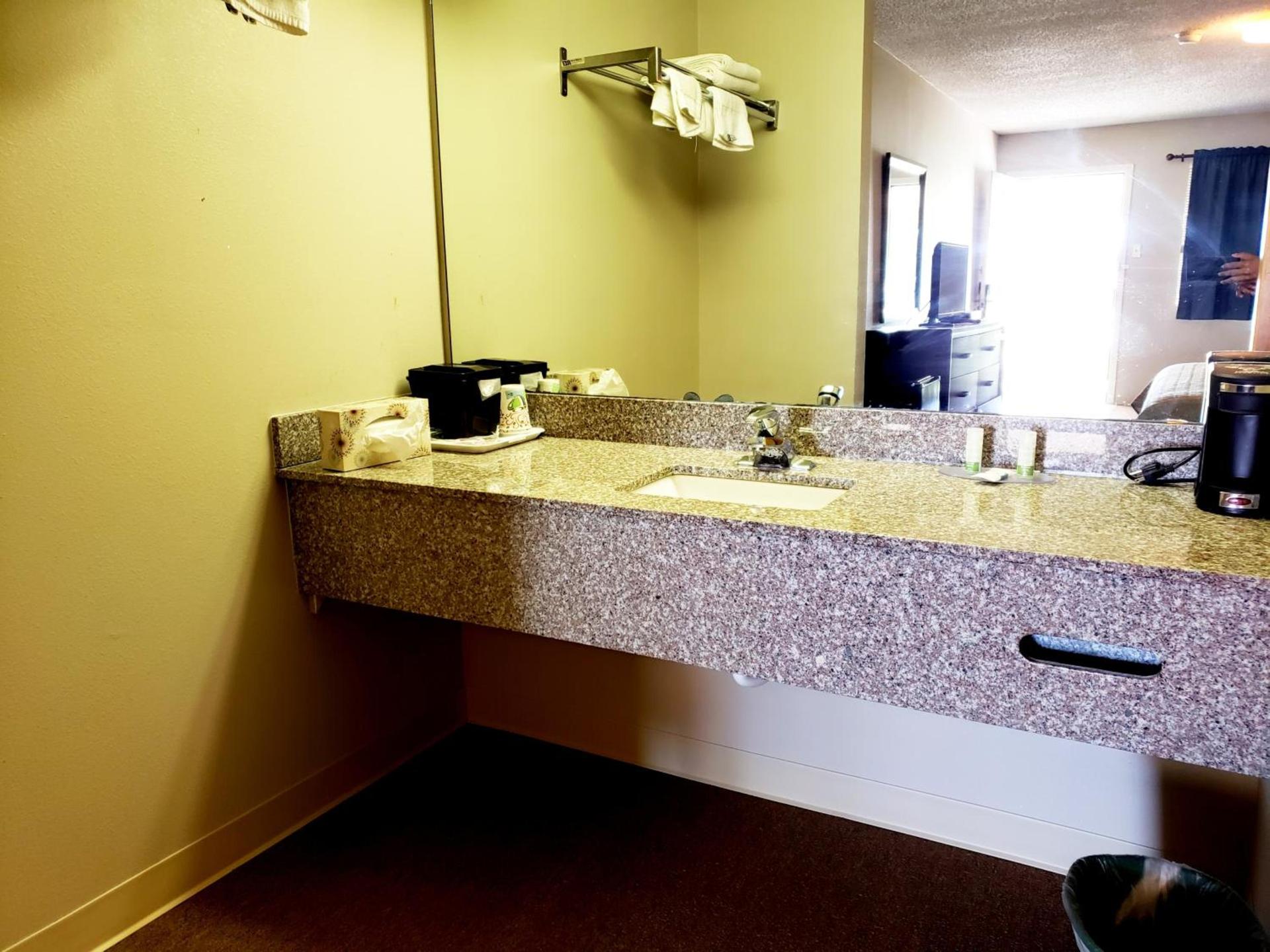 Motel 103 photo 16