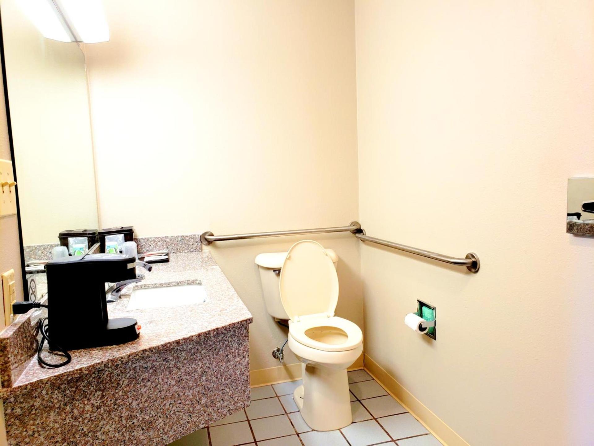 Motel 103 photo 9