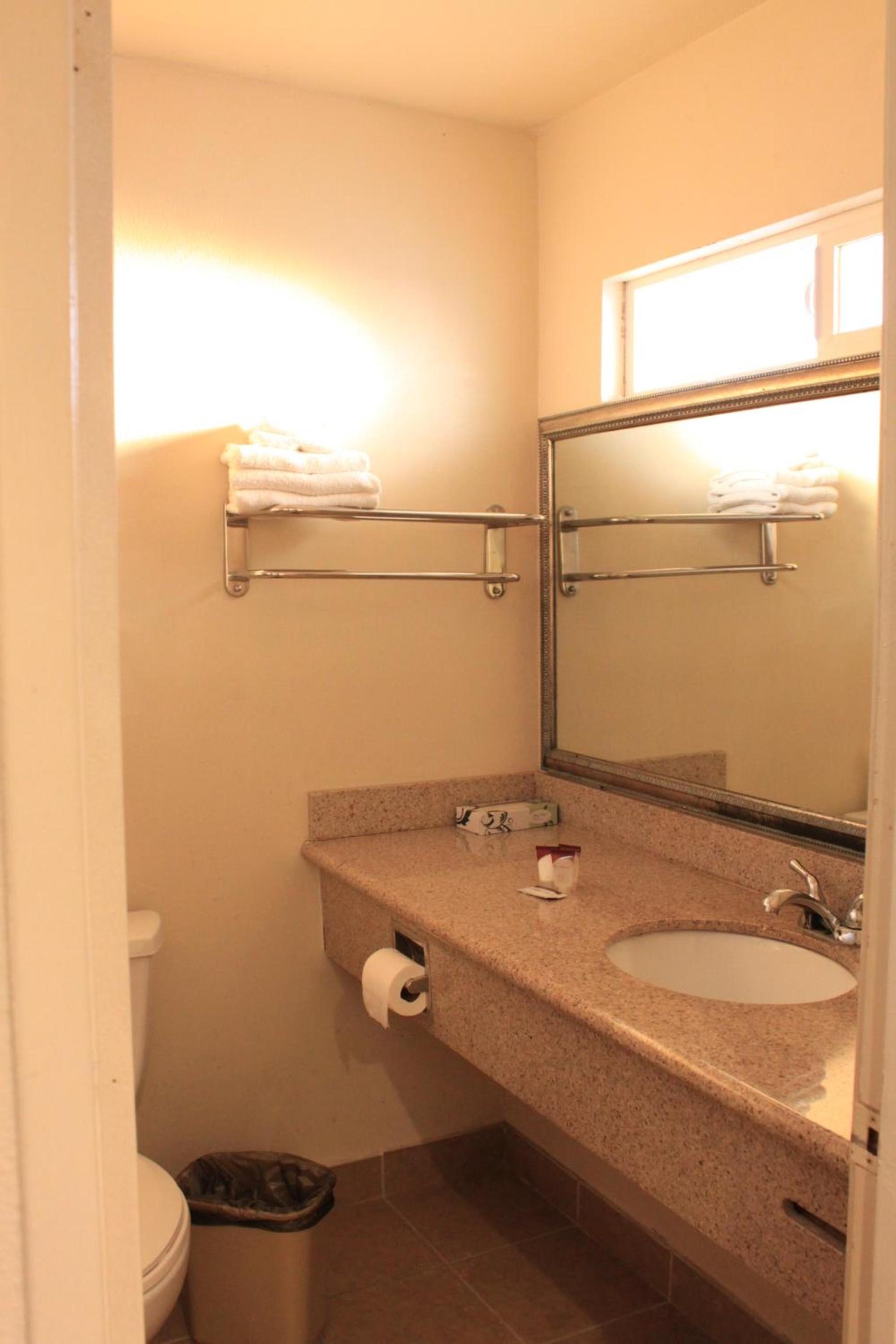 Menifee Inn photo 21
