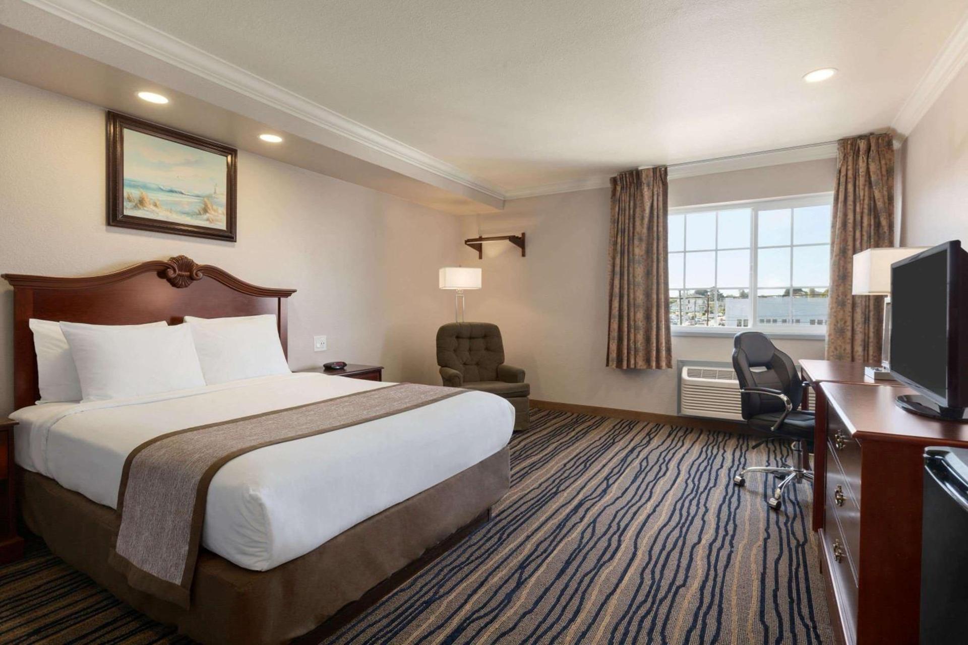Days Inn by Wyndham Eureka CA photo 20