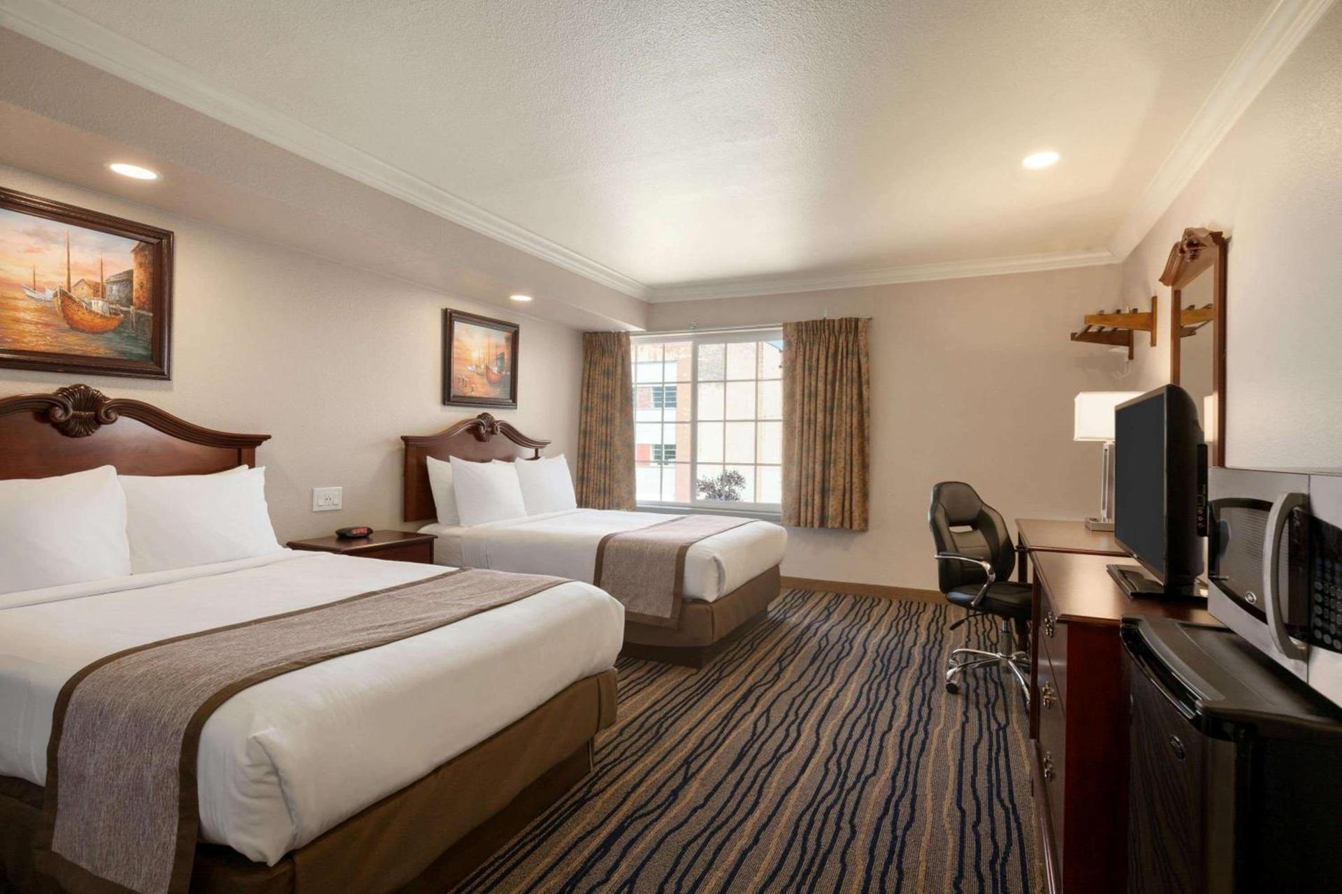 Days Inn by Wyndham Eureka CA photo 23