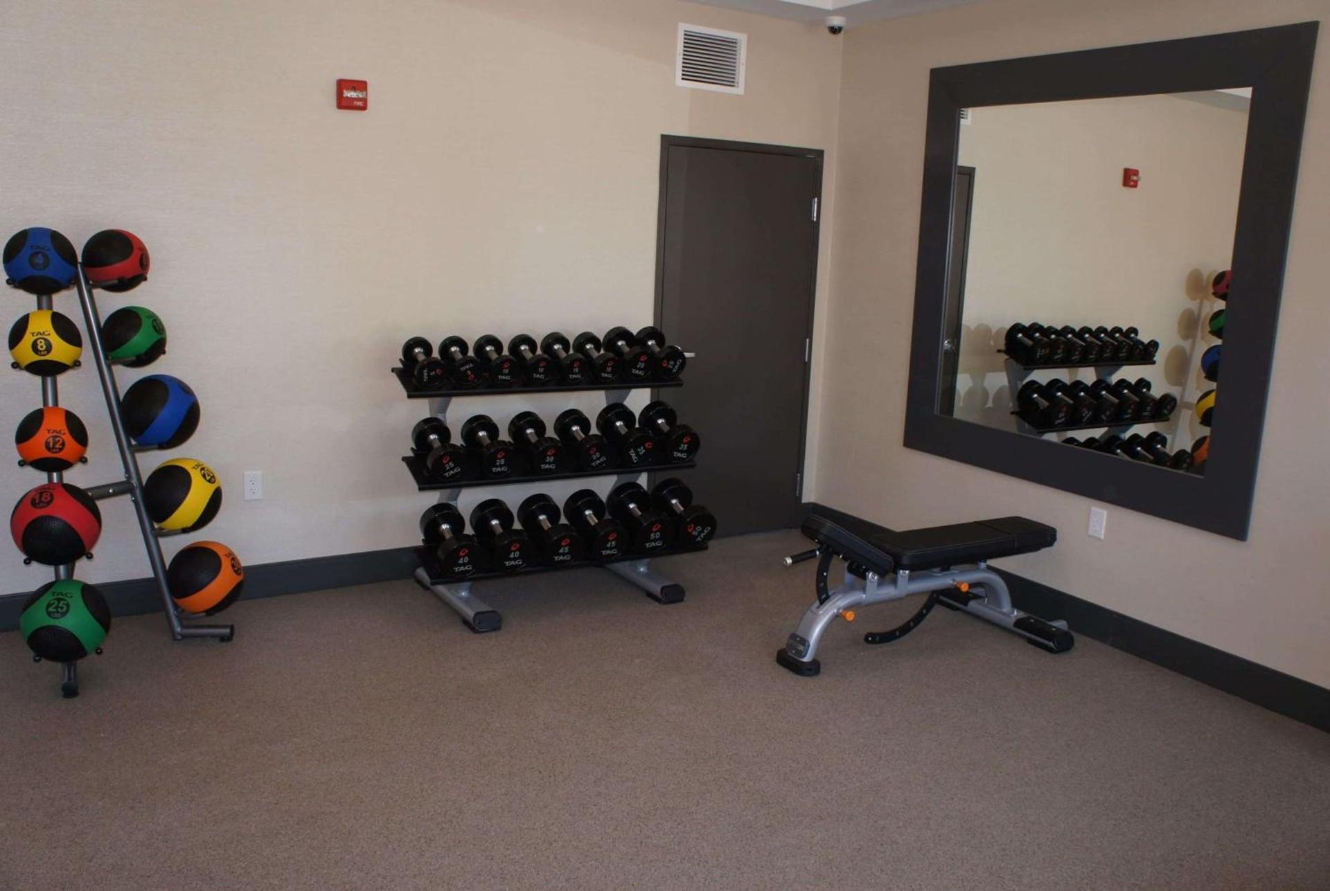 La Quinta Inn and Suites by Wyndham Bloomington photo 20