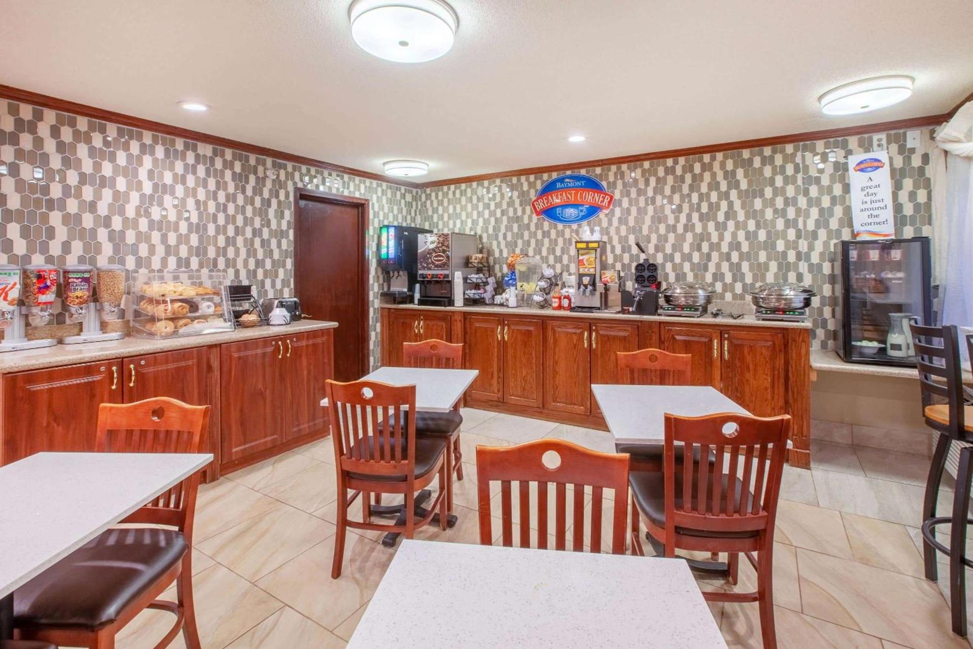 Baymont by Wyndham Grand Rapids Airport photo 24