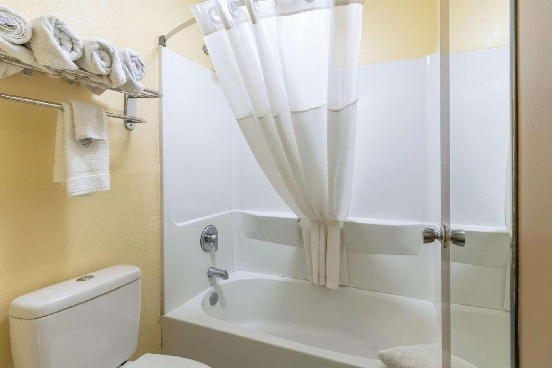 Quality Inn Franklin - Cool Springs Area photo 9