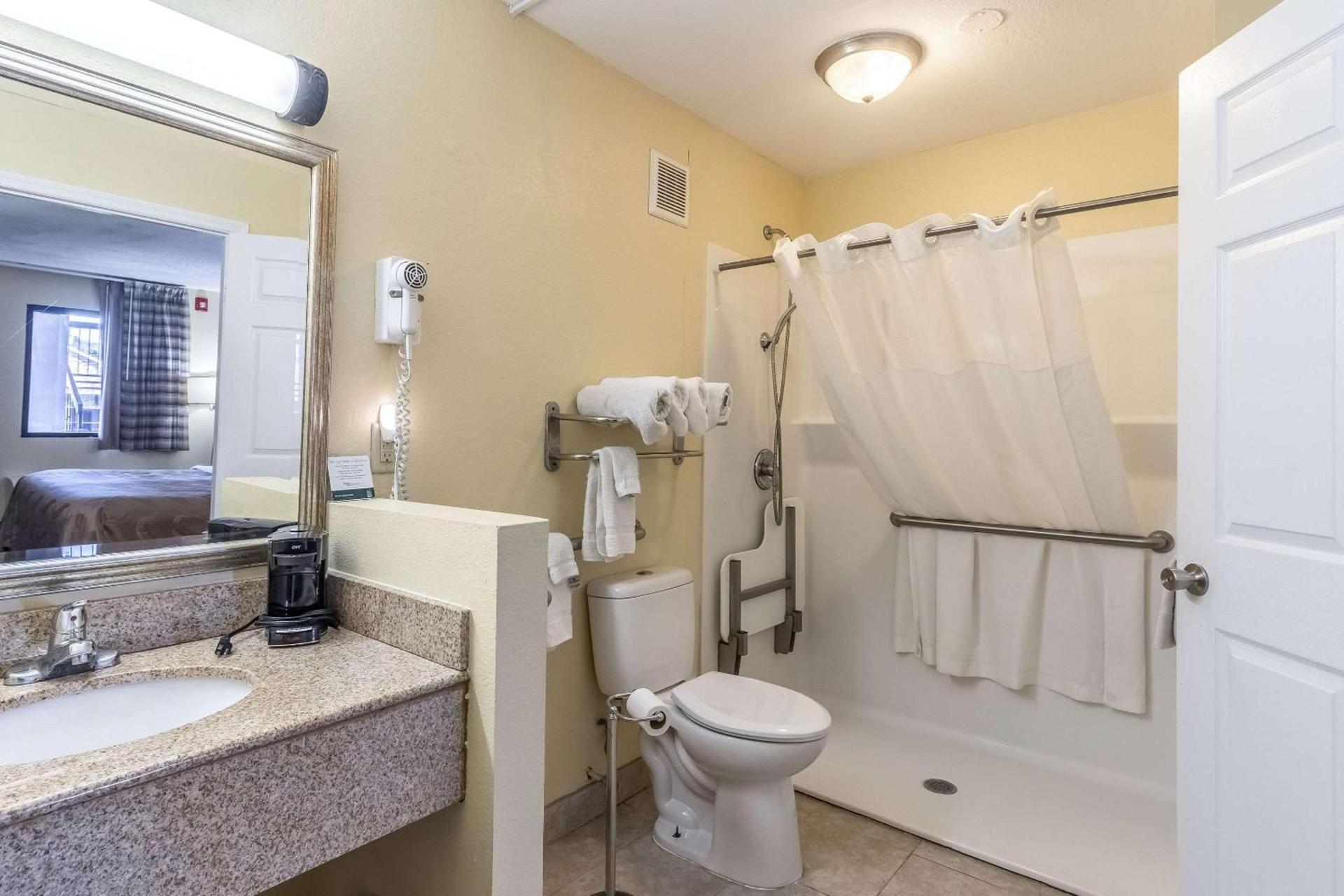 Quality Inn Franklin - Cool Springs Area photo 27