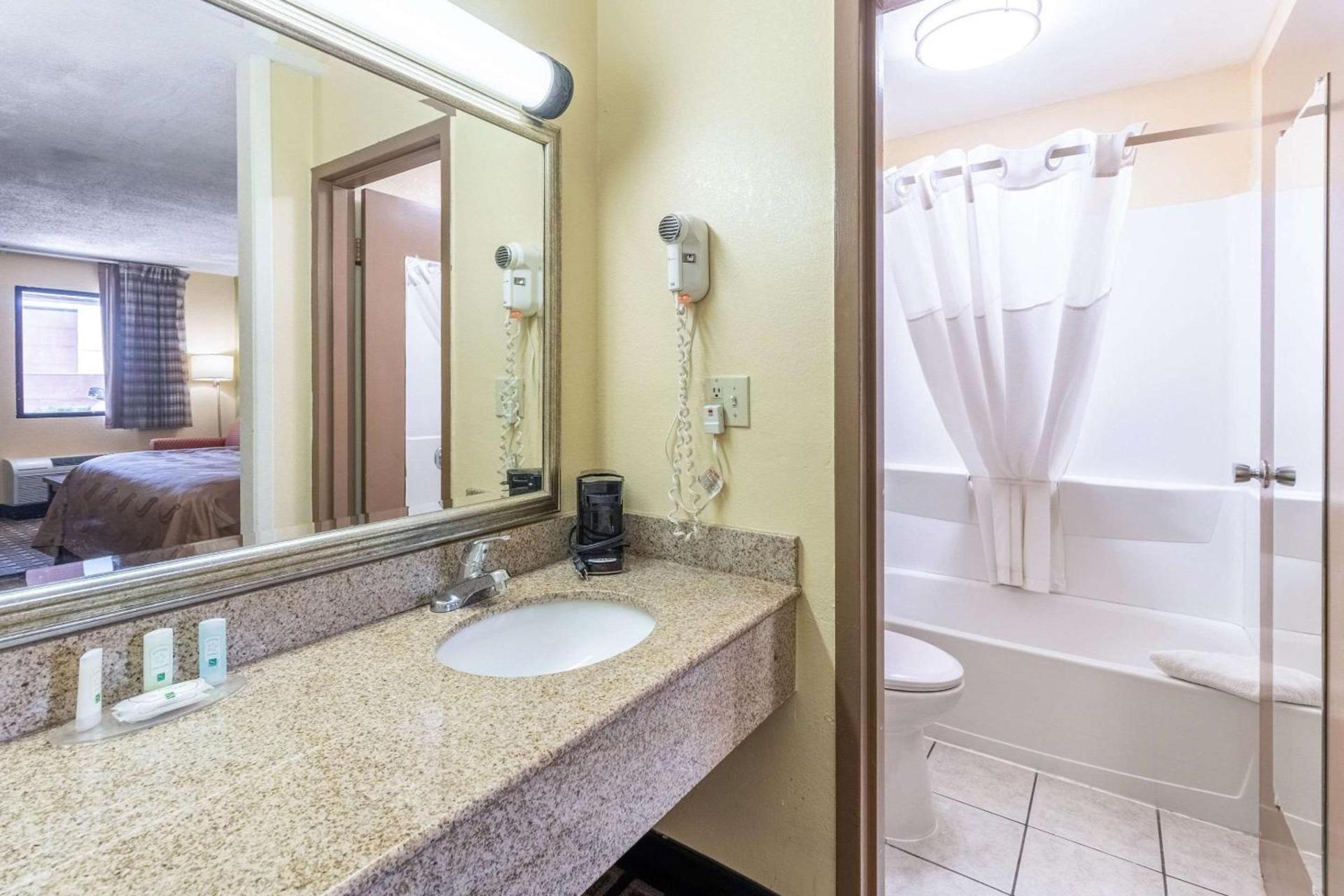 Quality Inn Franklin - Cool Springs Area photo 8