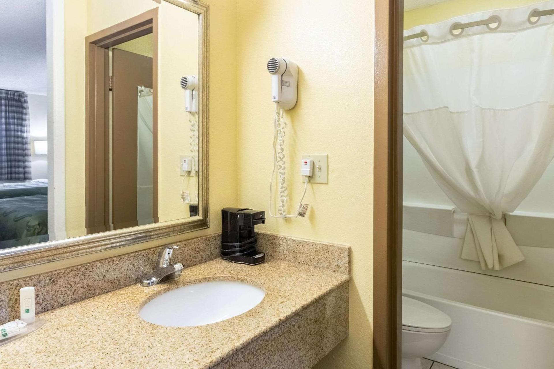 Quality Inn Franklin - Cool Springs Area photo 22