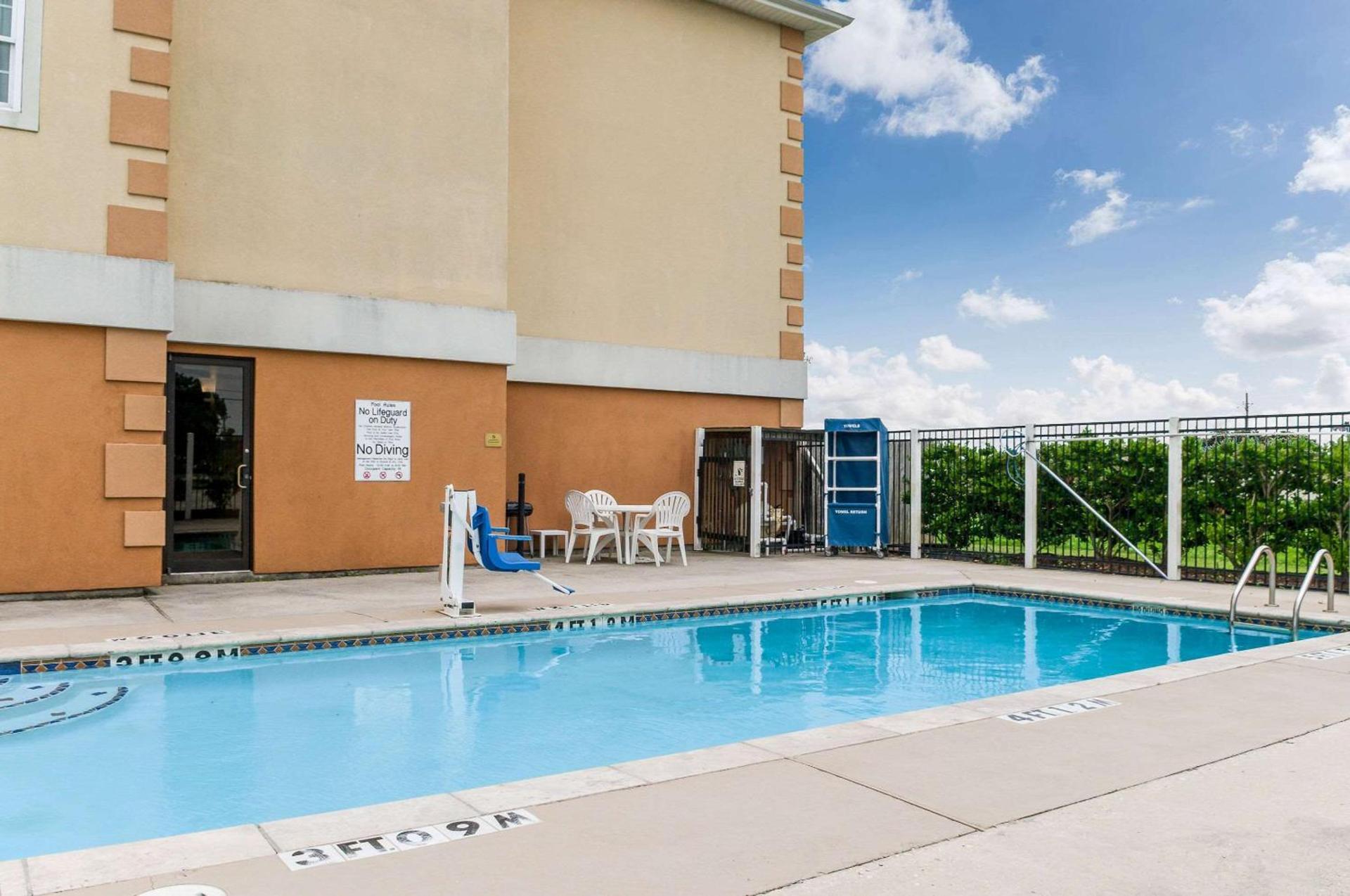Quality Inn & Suites Houma photo 32