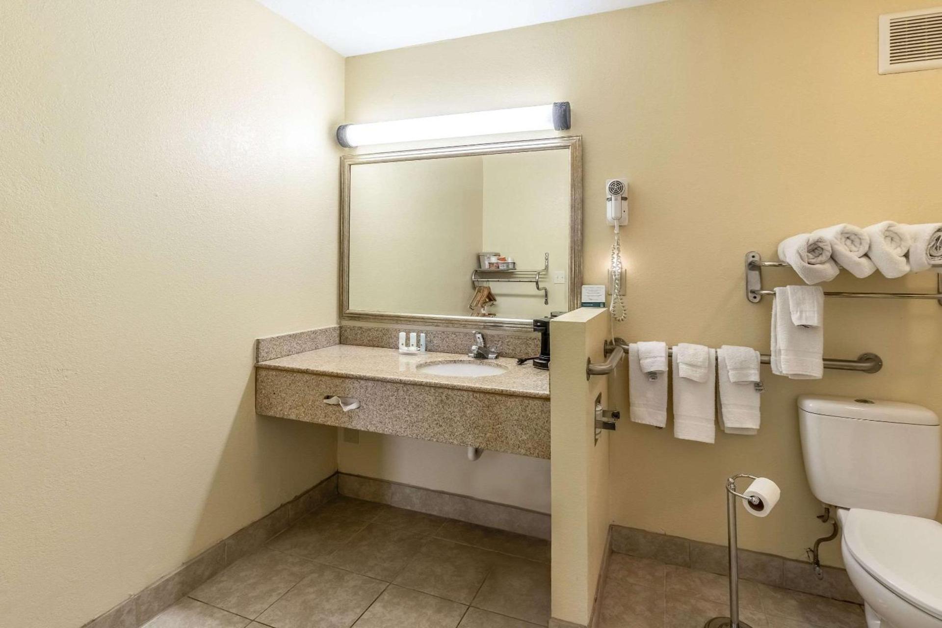 Quality Inn Franklin - Cool Springs Area photo 17