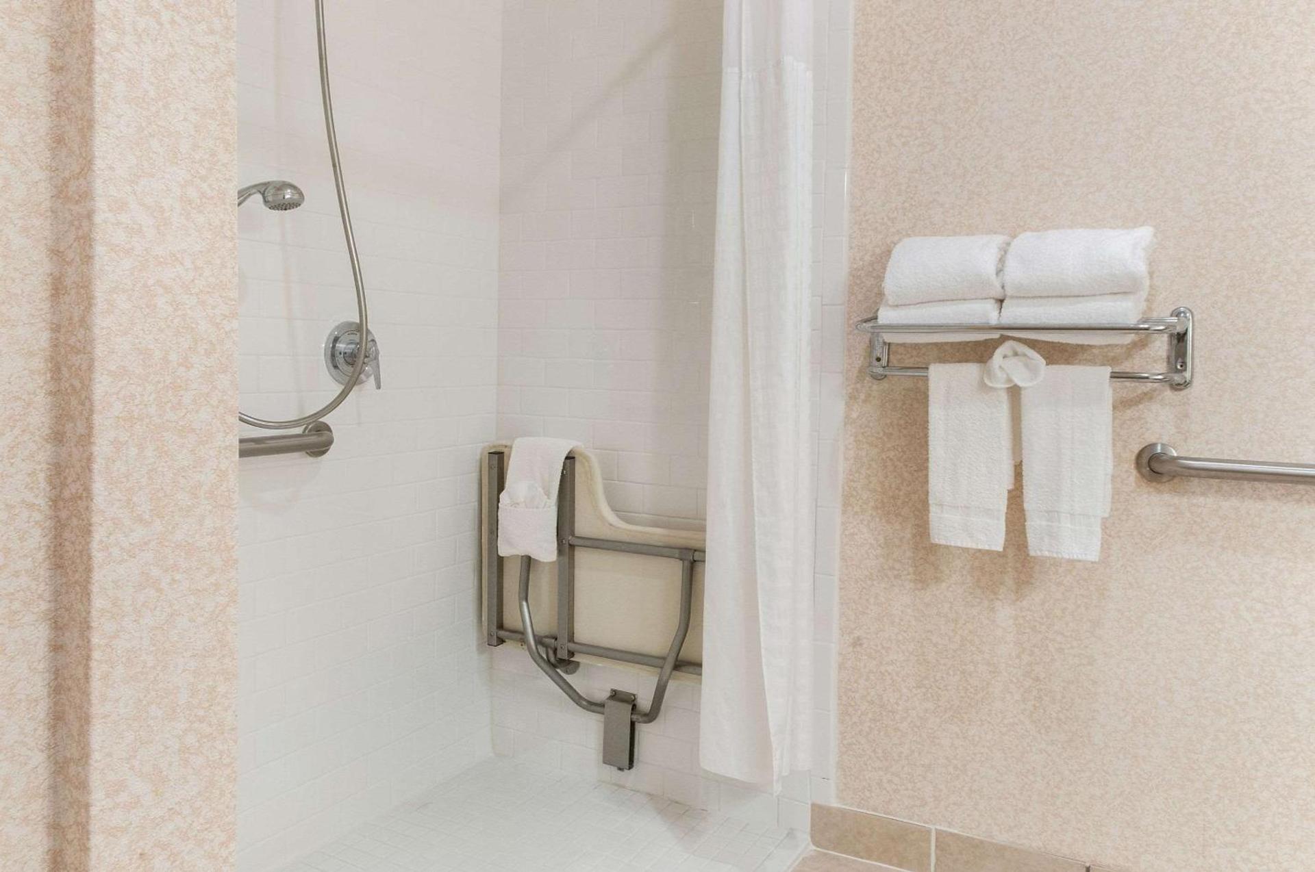 Quality Inn & Suites Houma photo 11