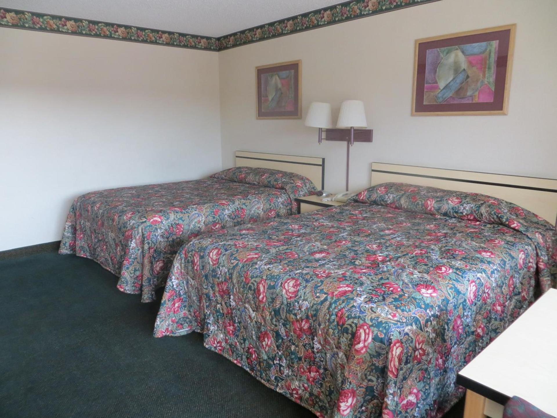 TravelStar Inn & Suites photo 12