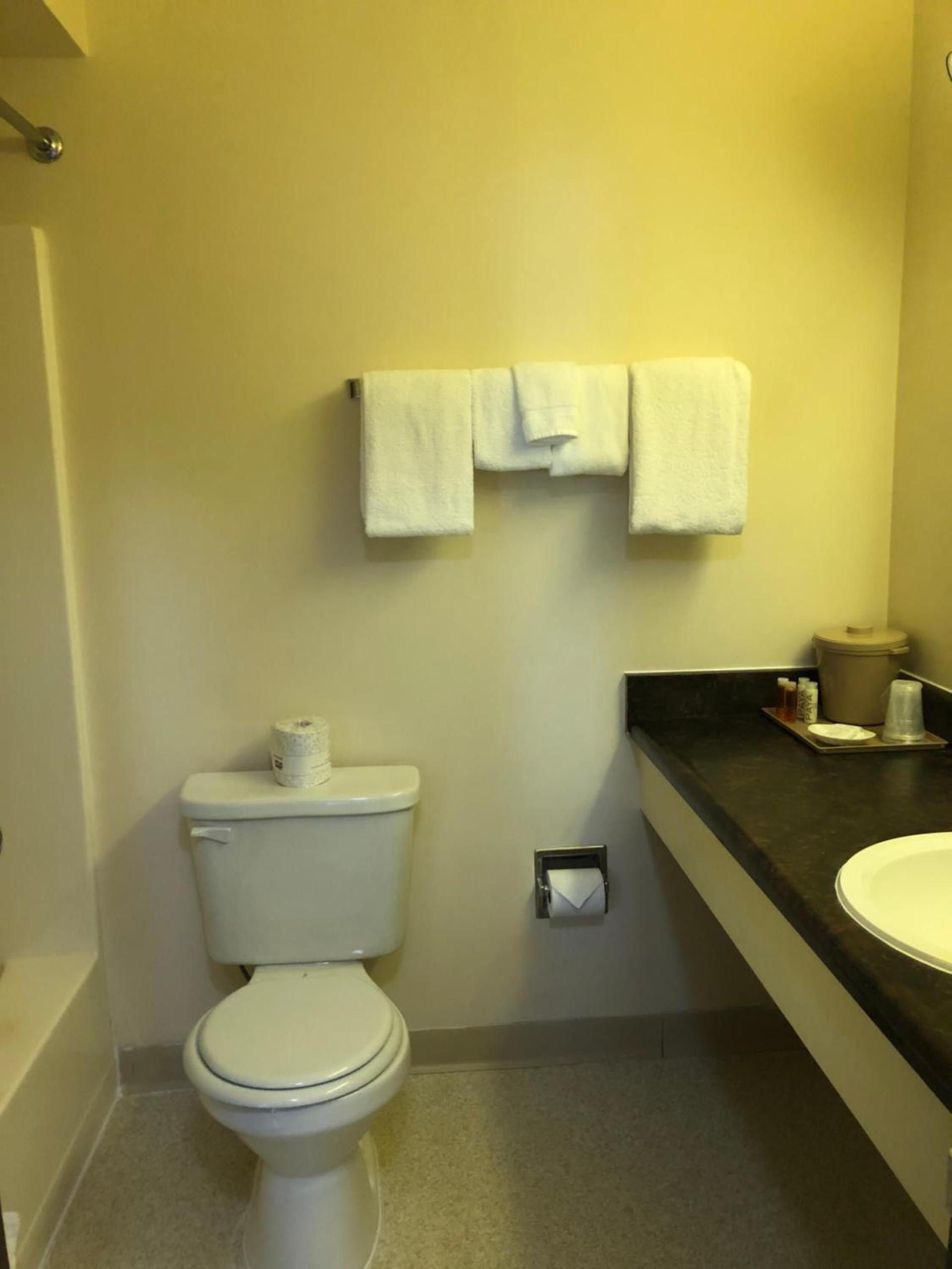Glacier Hotel photo 2