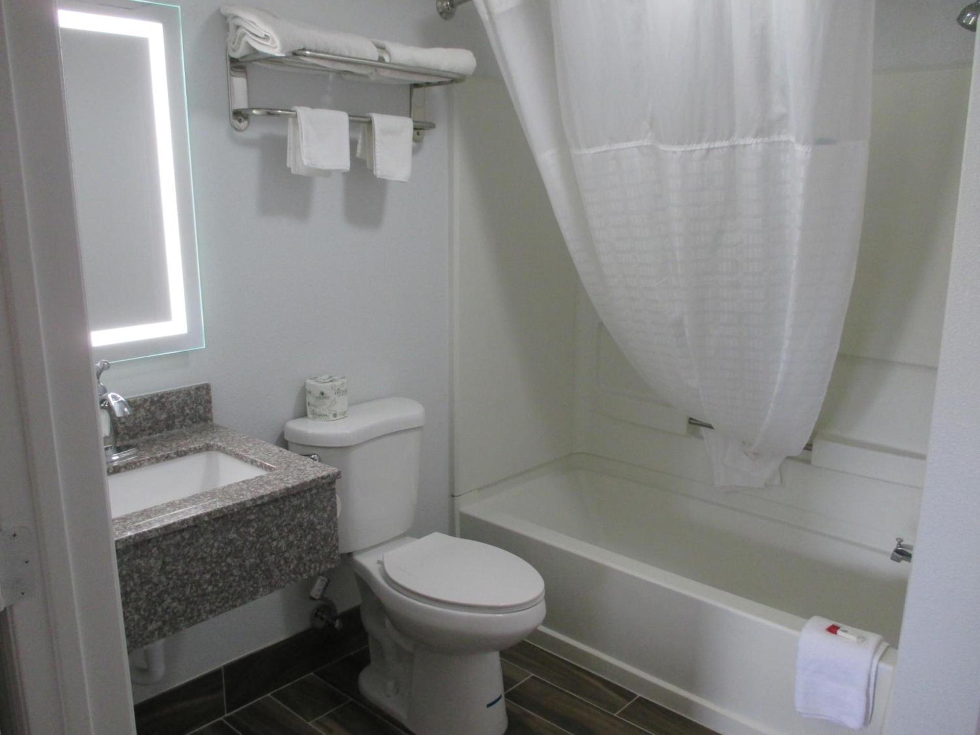 Plum Tree Inn photo 4